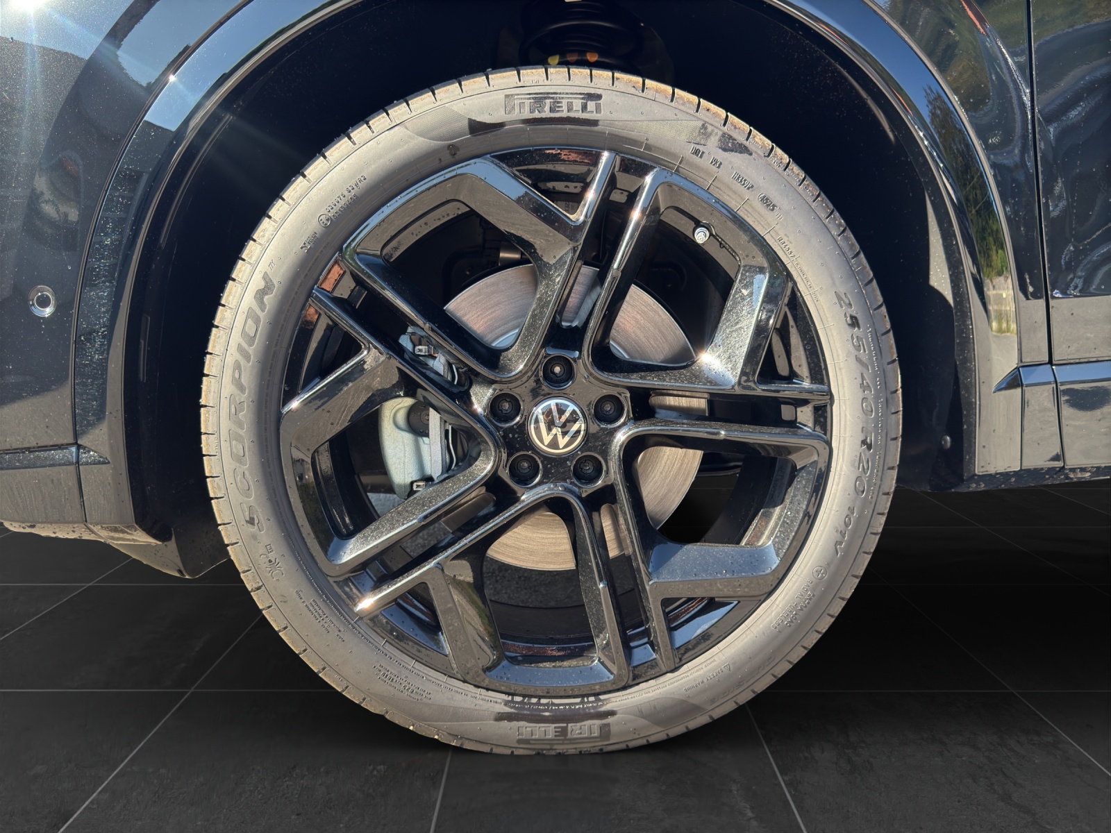 VW Tiguan 2.0 TDI SCR R-Line 4Motion DSG-image-13