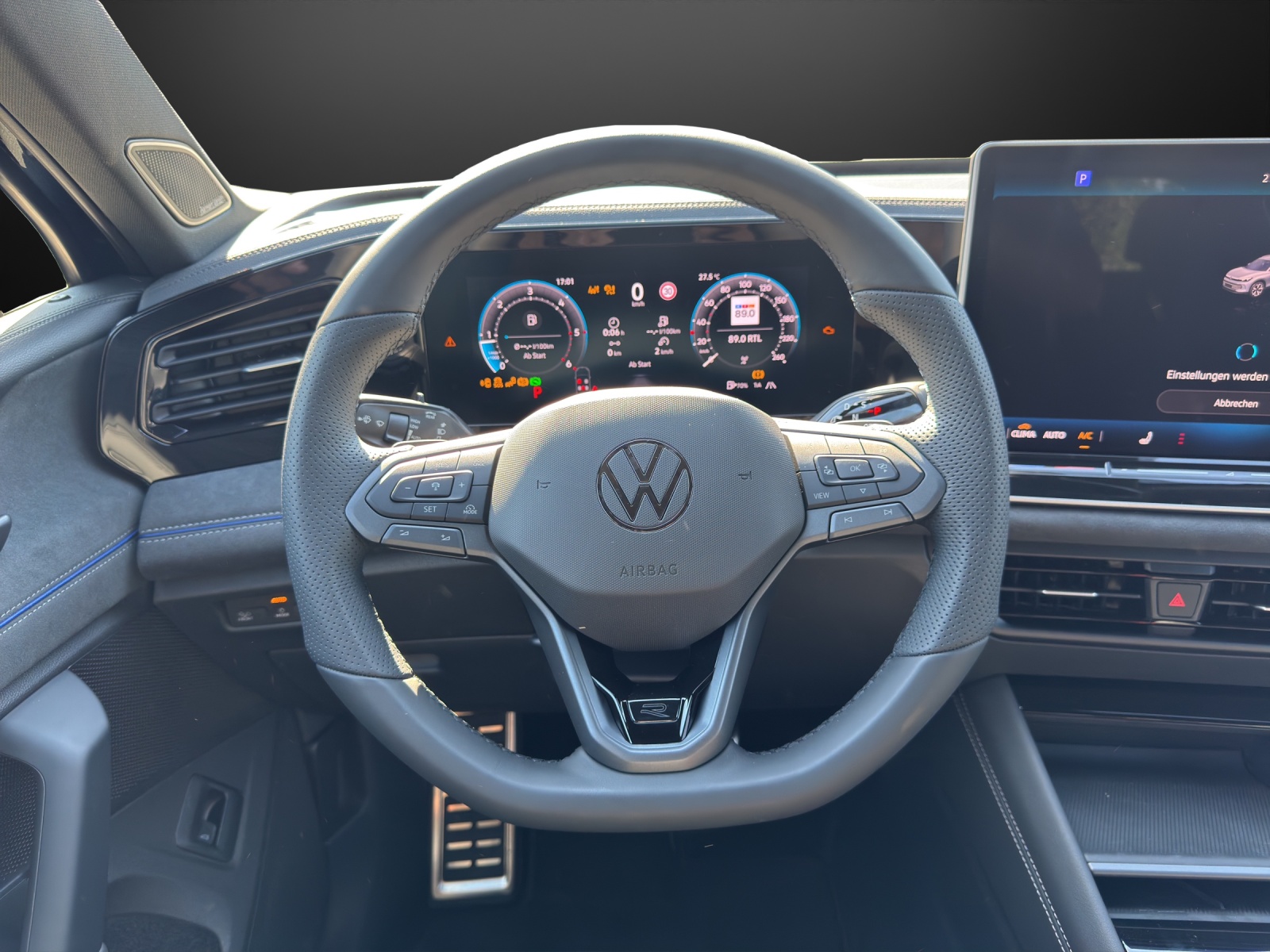 VW Tiguan 2.0 TDI SCR R-Line 4Motion DSG-image-10
