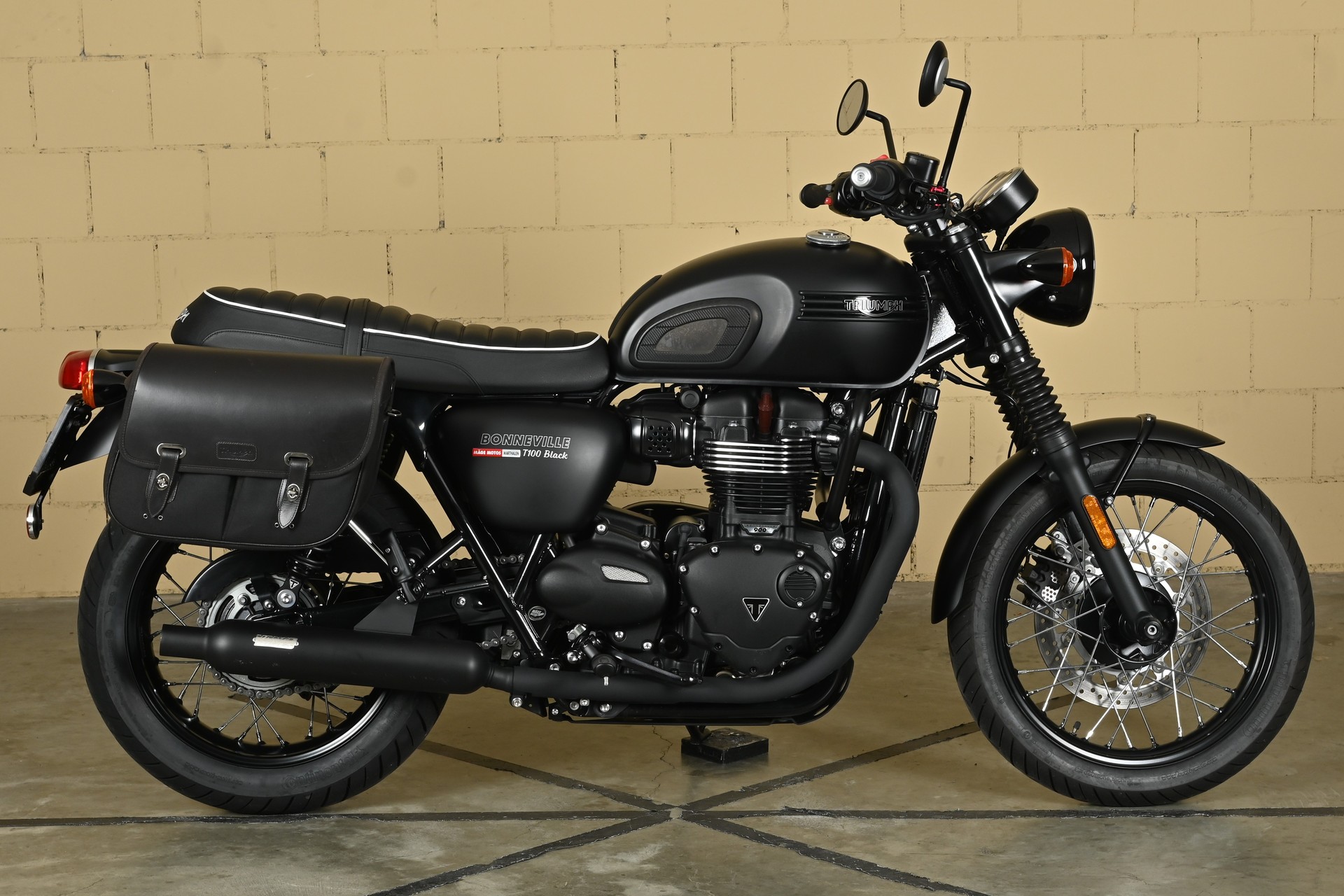 TRIUMPH Bonneville 900 T 100 ABS-image-6