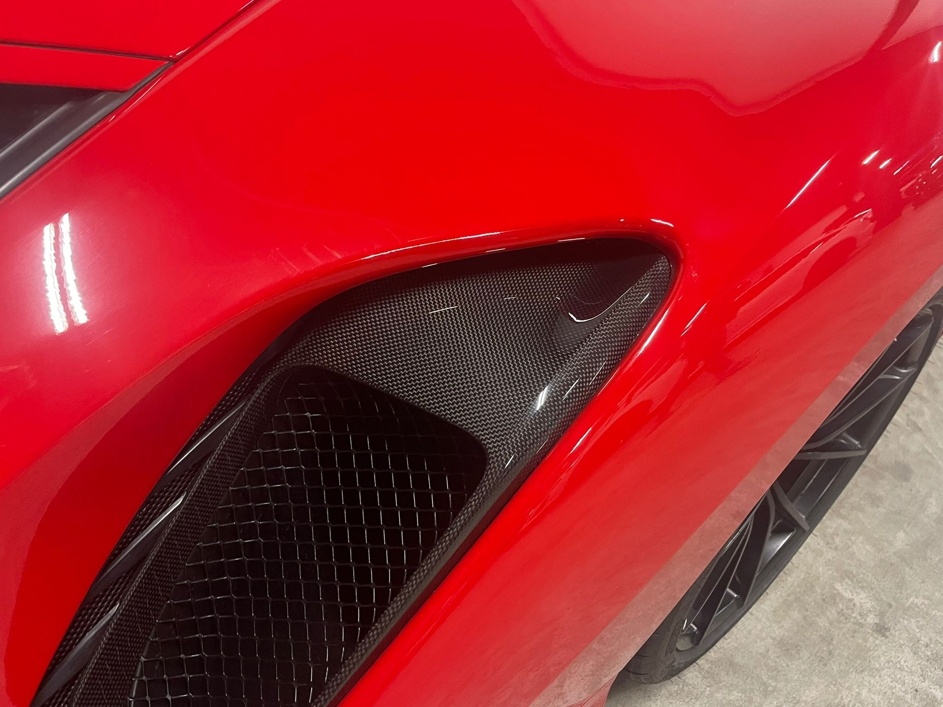 FERRARI 488 Pista 3.9 V8-showroom-element-2