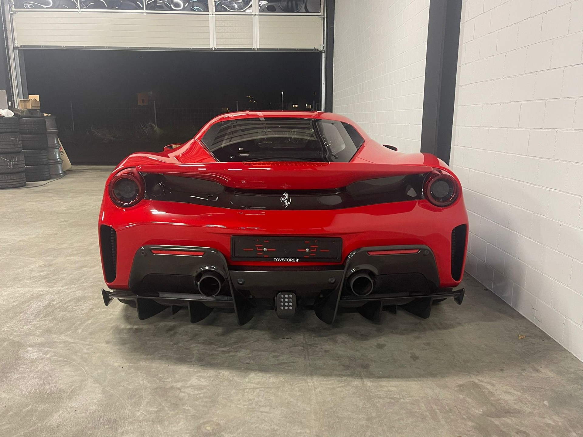 FERRARI 488 Pista 3.9 V8-image-4
