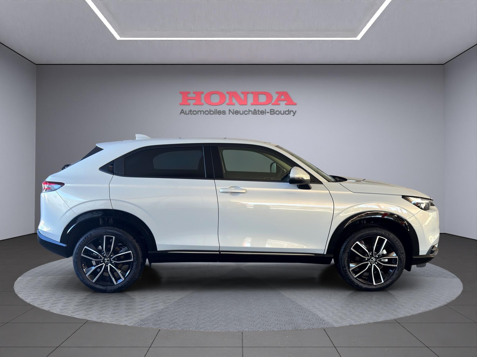 HONDA HR-V 1.5 i-MMD Advance-showroom-element-1