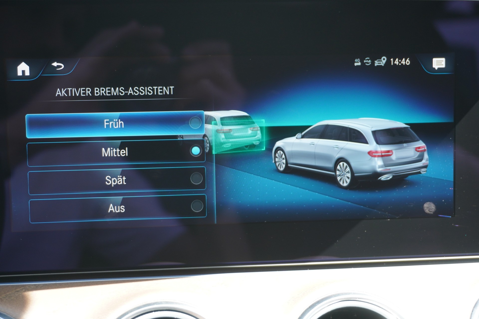 MERCEDES-BENZ E 300 de T 4Matic AMG Line 9G-Tronic-image-35