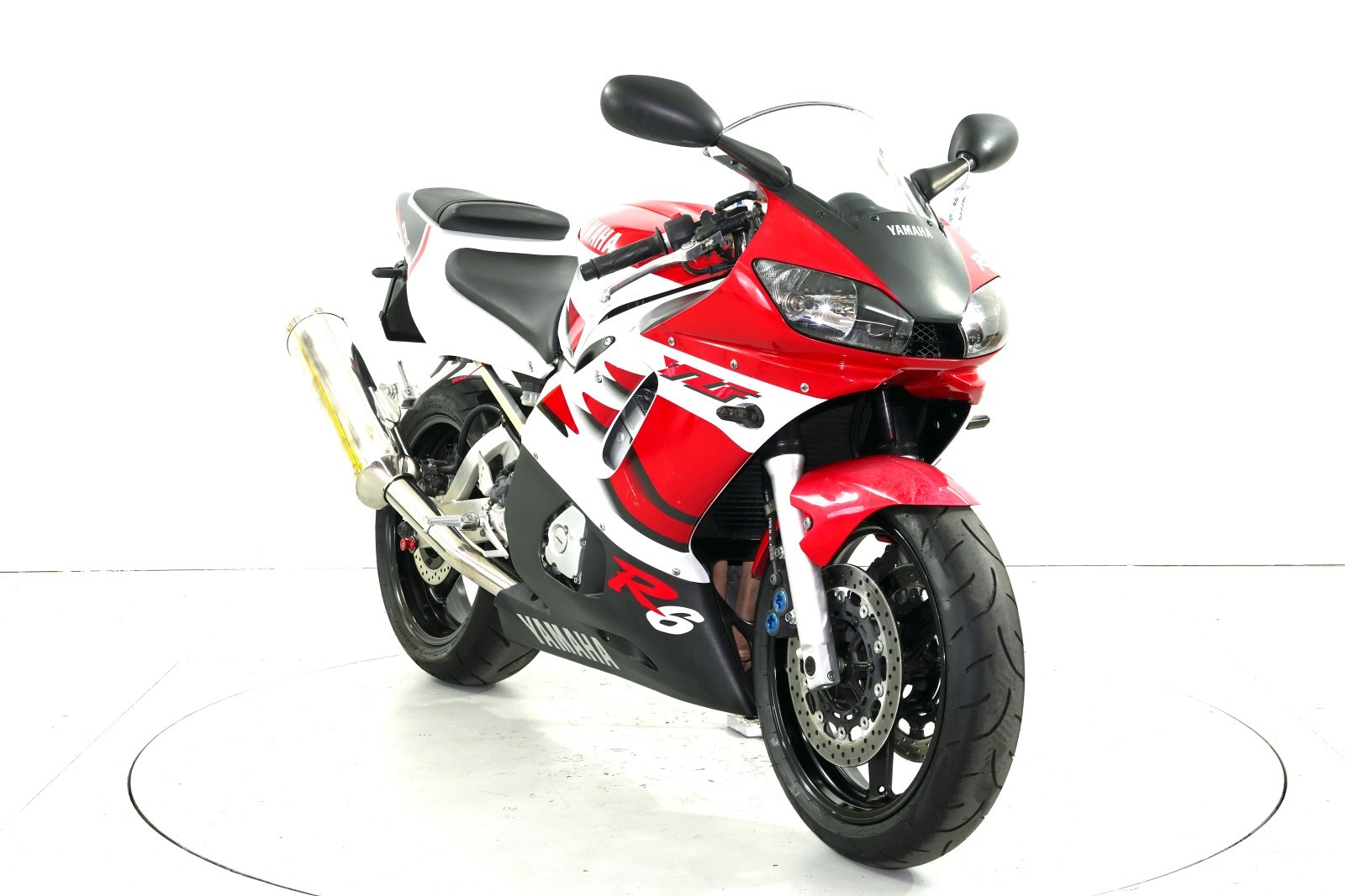 YAMAHA YZF-R6-image-1
