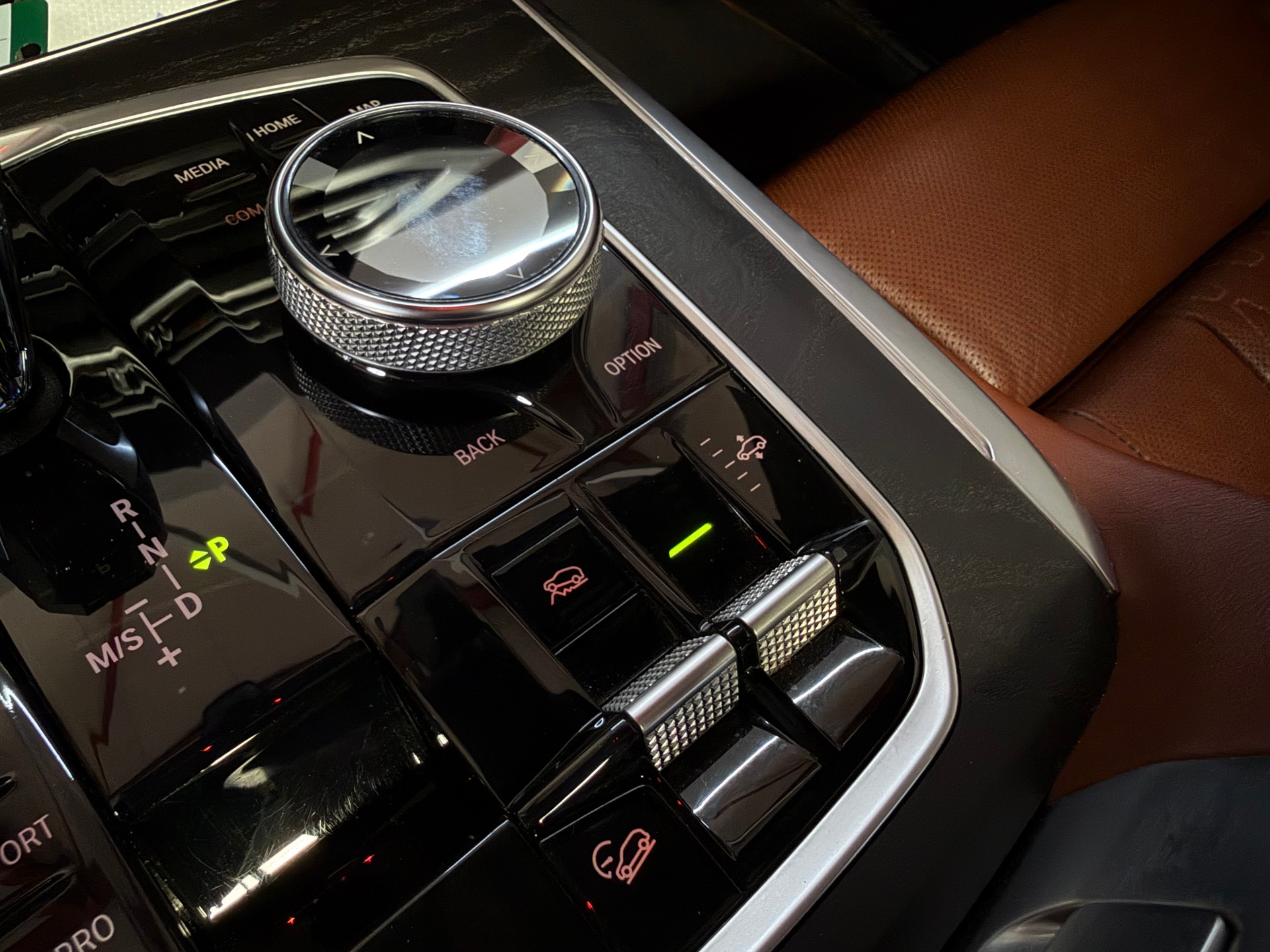 BMW X7 xDrive 30d Steptronic-image-32