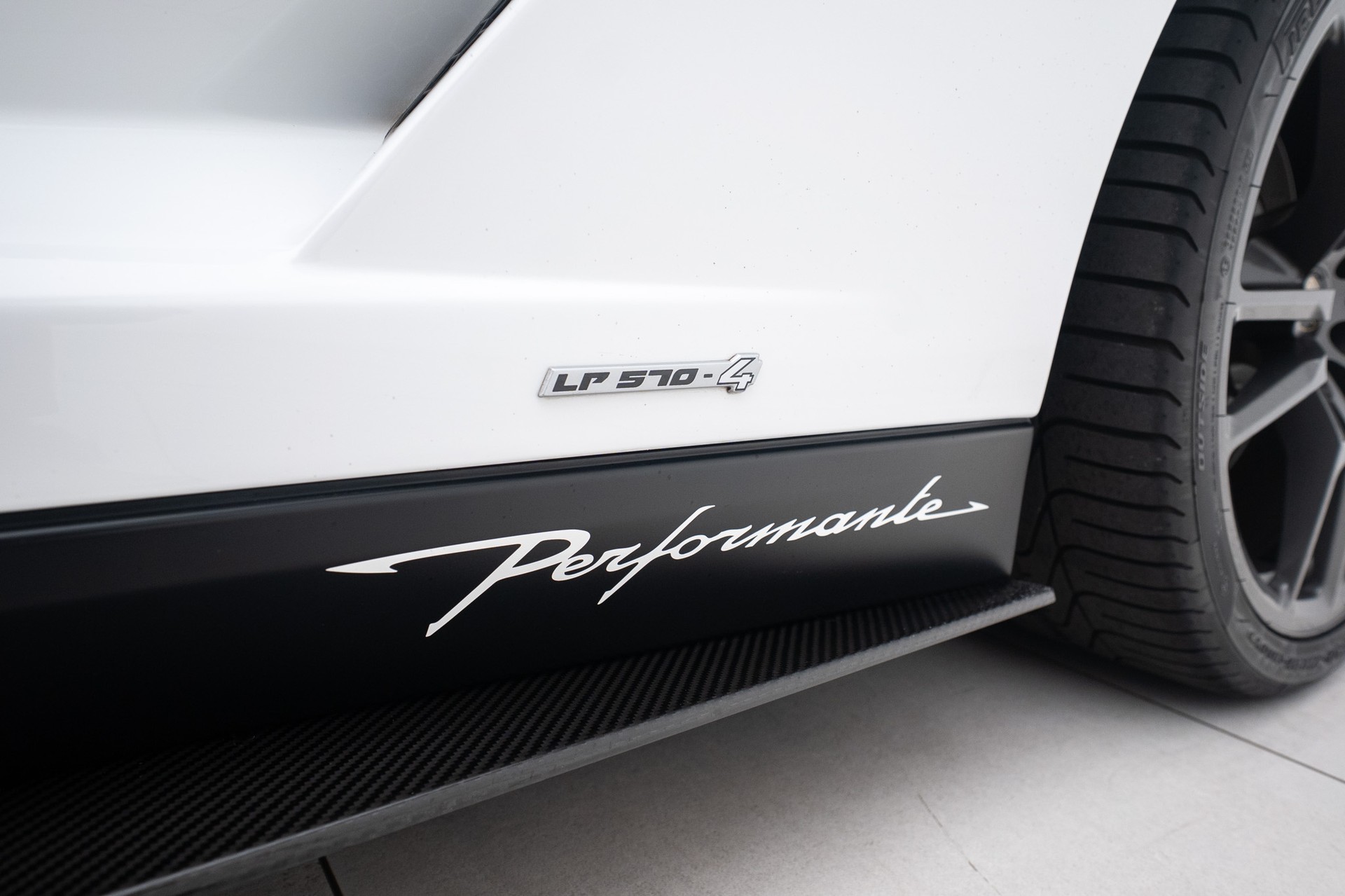 LAMBORGHINI Gallardo LP570-4 Spyder Performante E-Gear-image-19