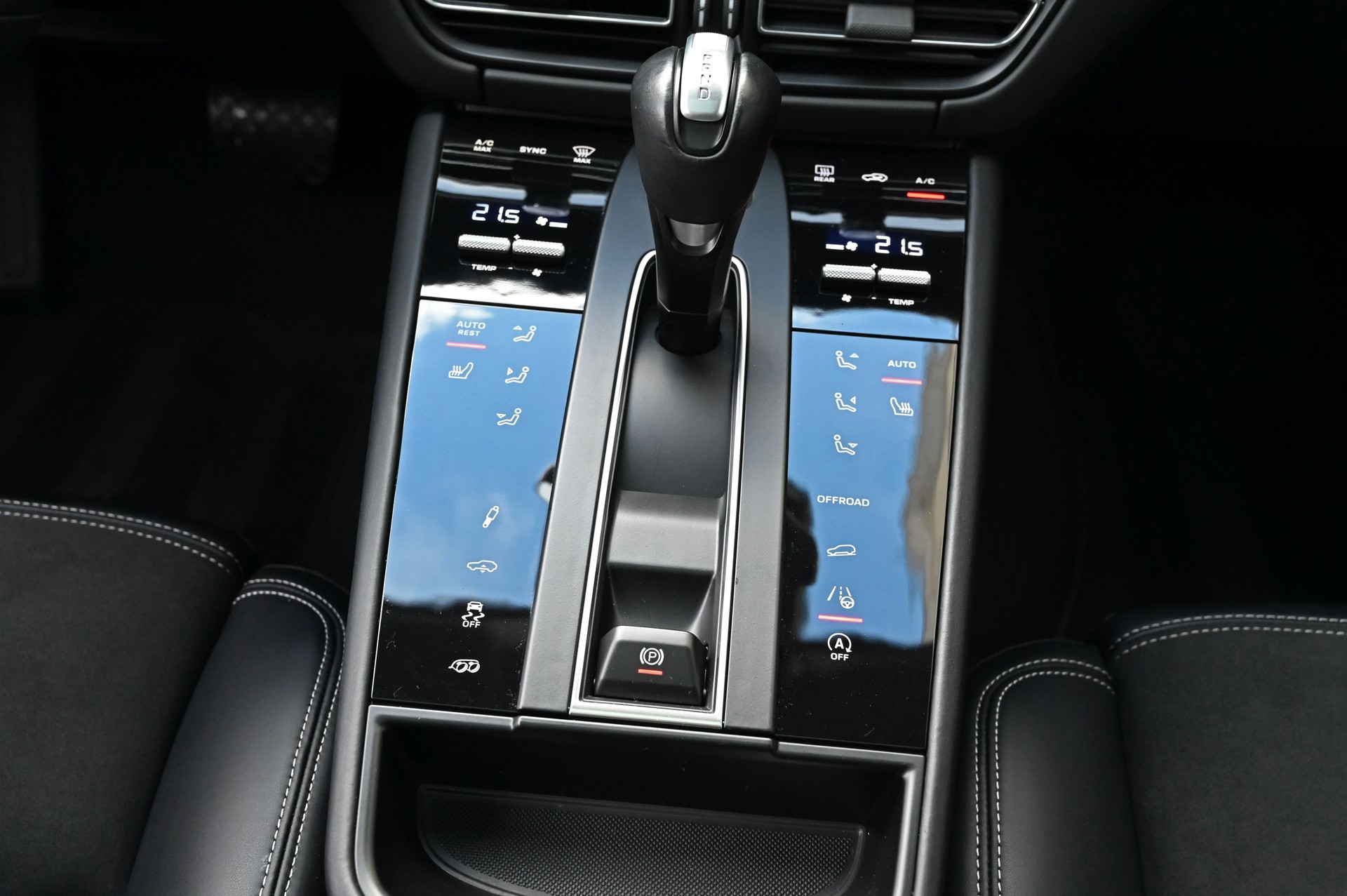 PORSCHE Macan GTS PDK **Approved-Garantie**-image-25