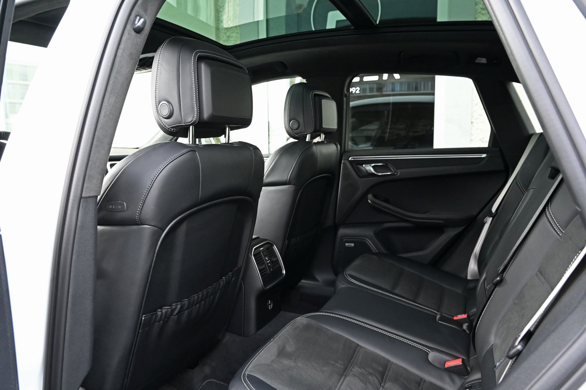 PORSCHE Macan GTS PDK **Approved-Garantie**-image-17
