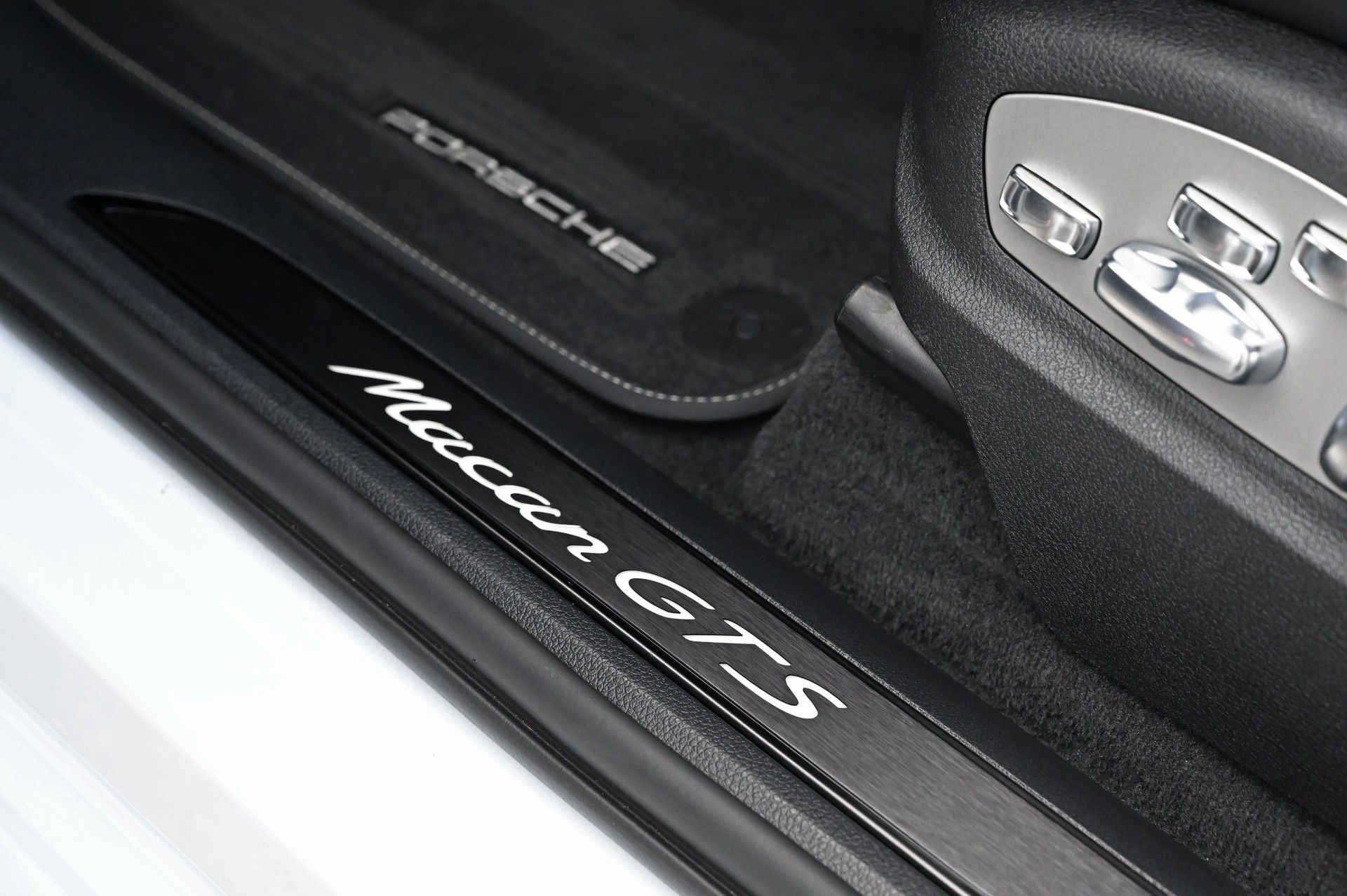 PORSCHE Macan GTS PDK **Approved-Garantie**-image-14