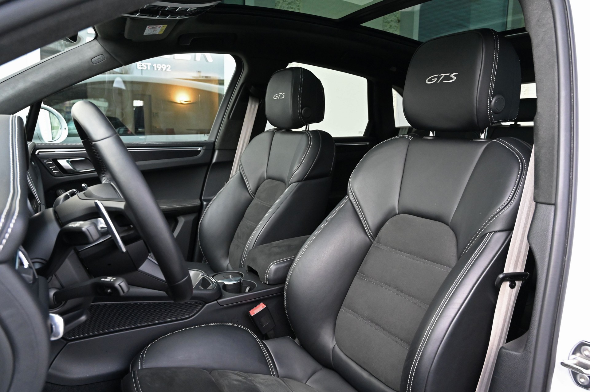 PORSCHE Macan GTS PDK **Approved-Garantie**-image-16