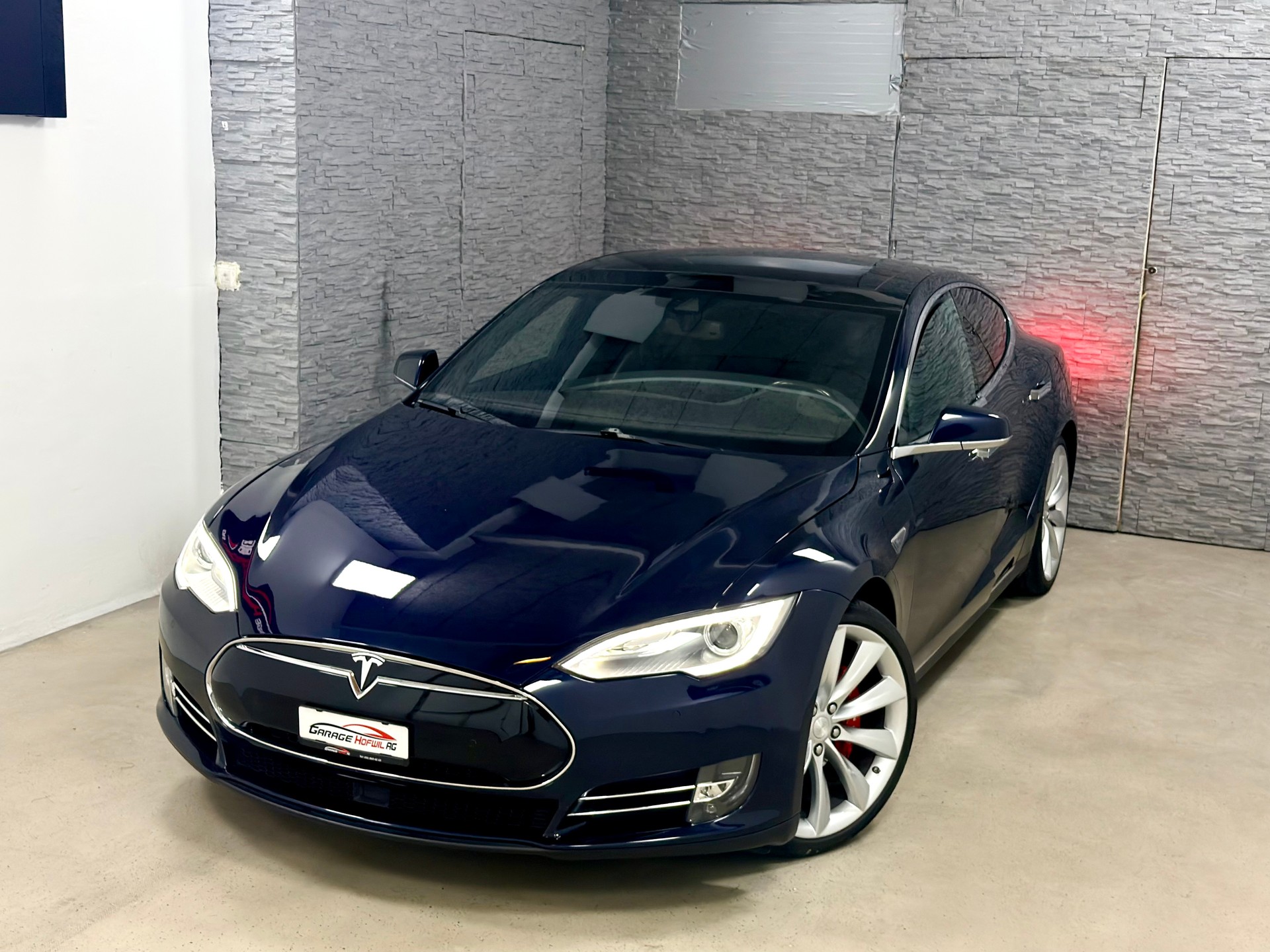 TESLA Model S 85 D Performance FREE SUPERCHARGER-showroom-element-1
