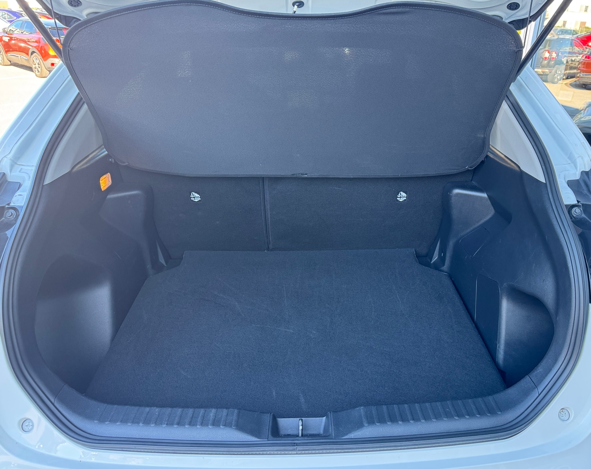 TOYOTA Yaris Cross 1.5 Comfort AWDi e-CVT-image-8