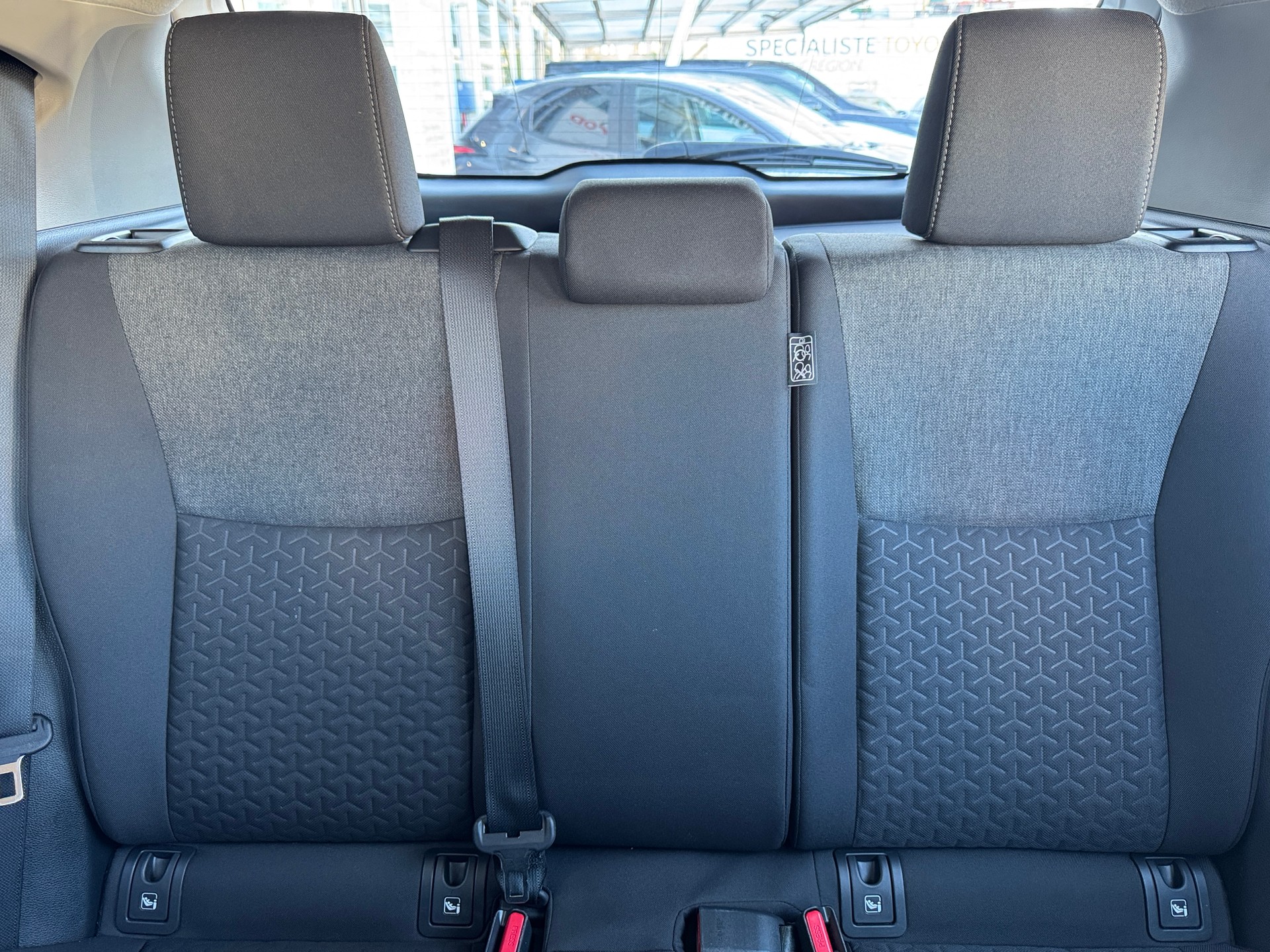 TOYOTA Yaris Cross 1.5 Comfort AWDi e-CVT-image-13