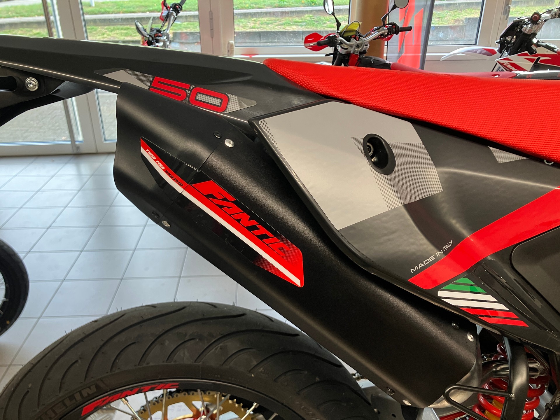 FANTIC Performance-image-2
