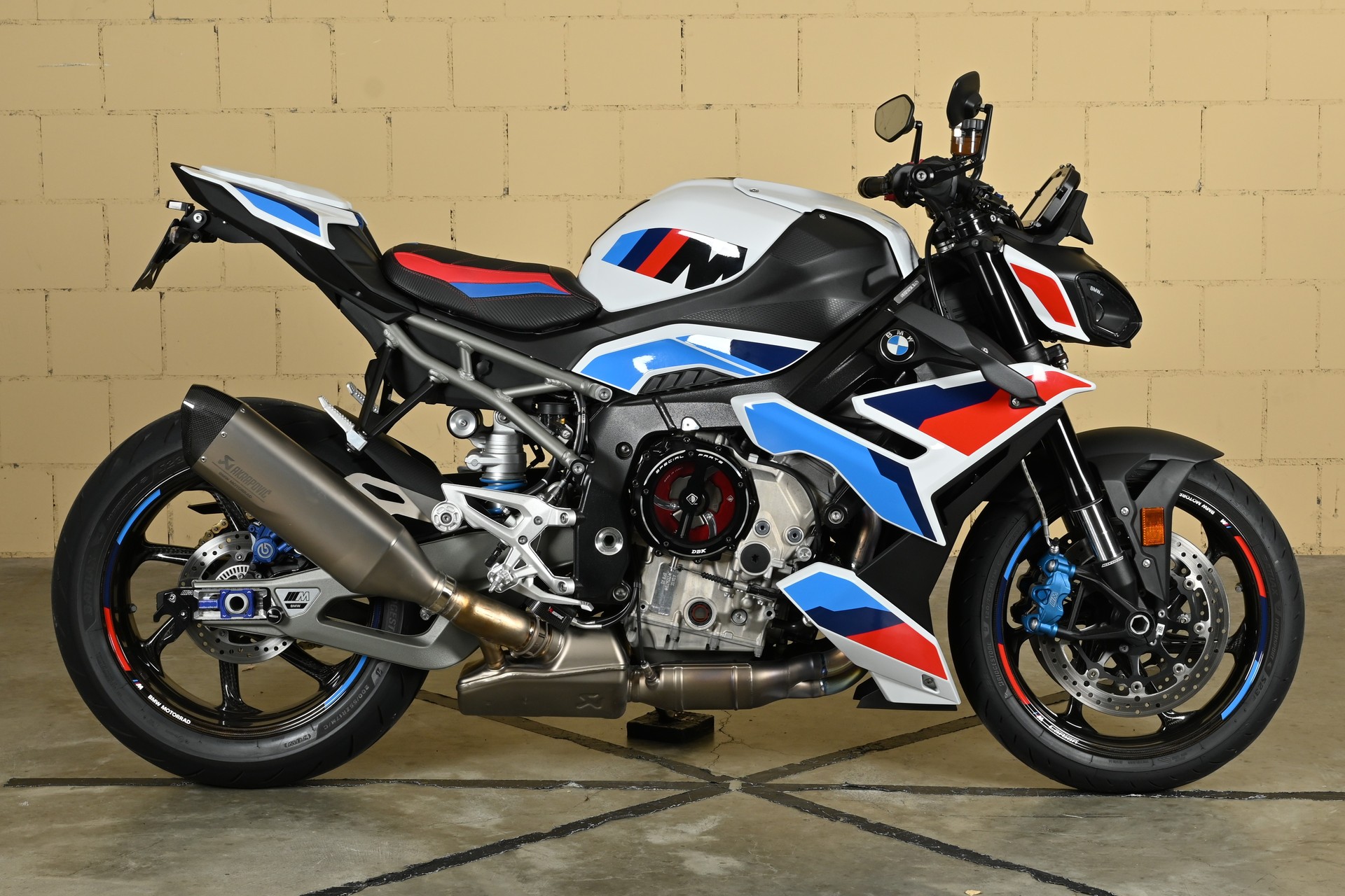 BMW M 1000 R-image-8