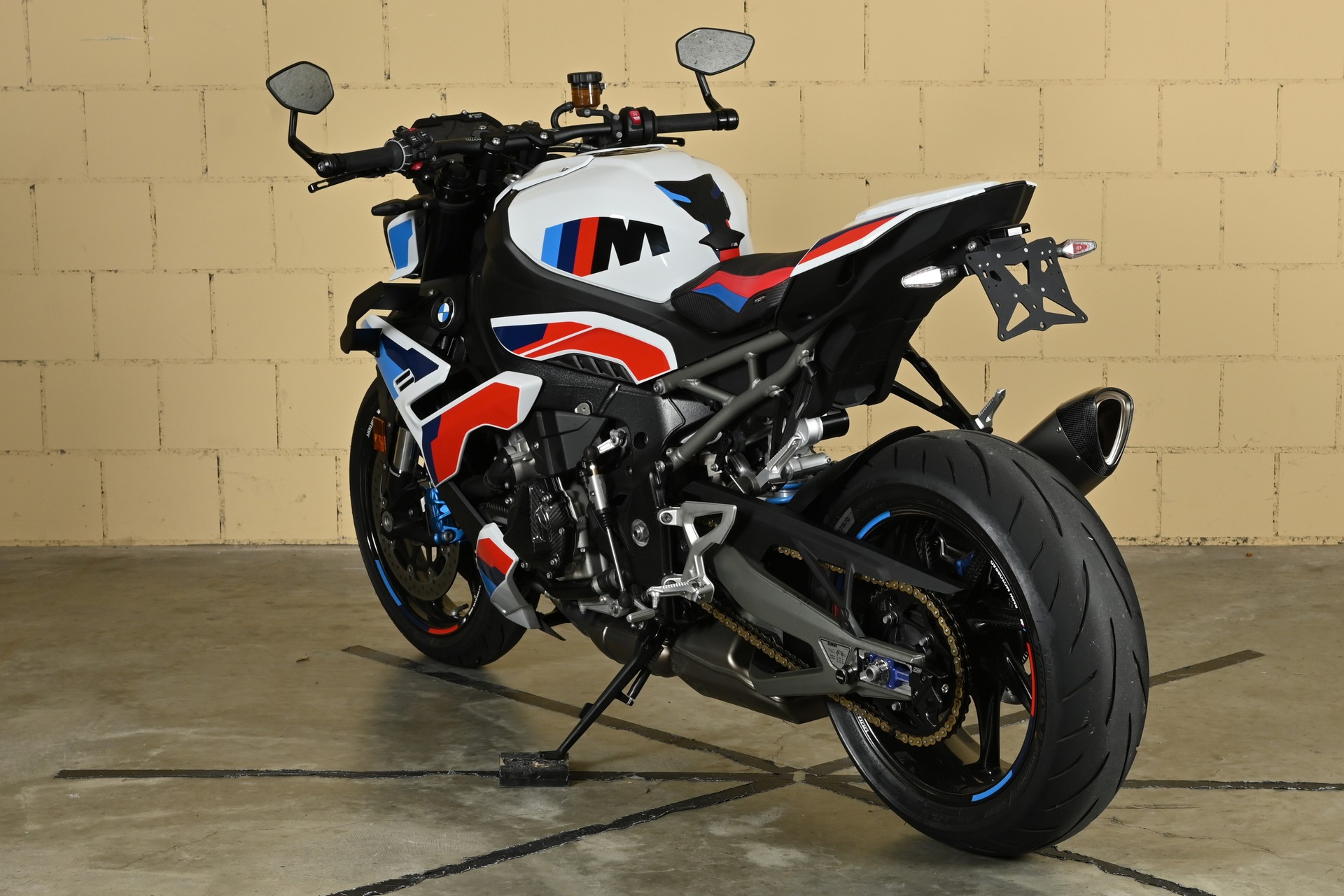 BMW M 1000 R-image-5