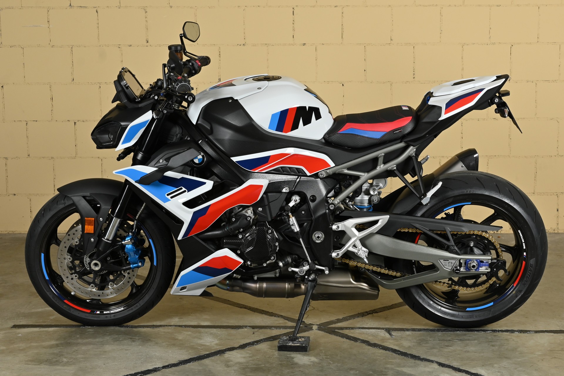 BMW M 1000 R-image-4