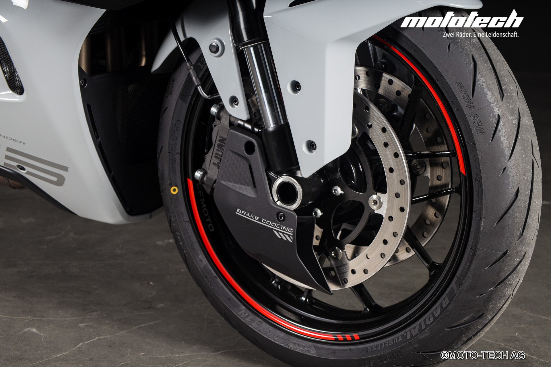 CF MOTO 675SR-R (35/66kW)-image-1