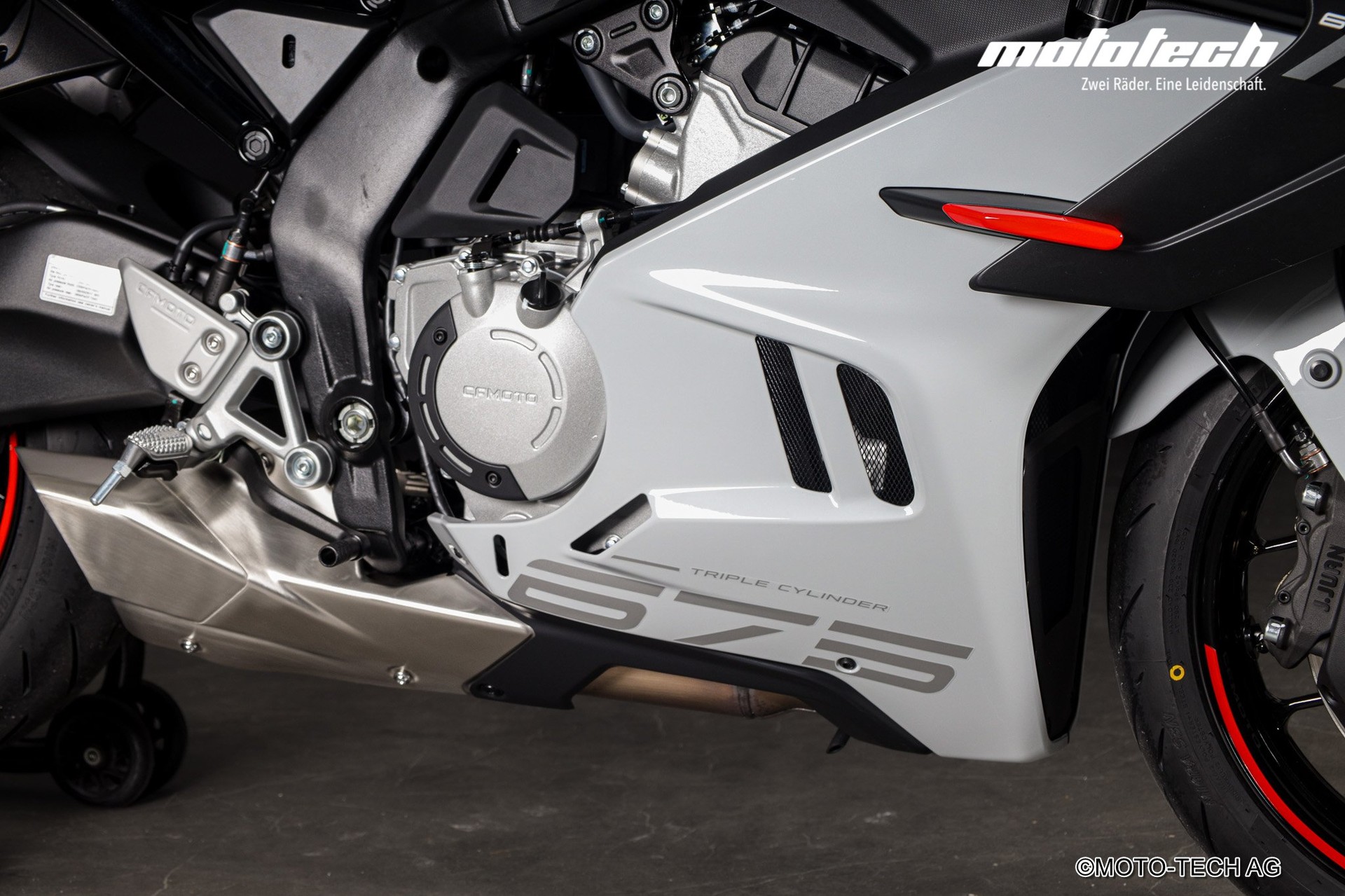 CF MOTO 675SR-R (35/66kW)-image-2