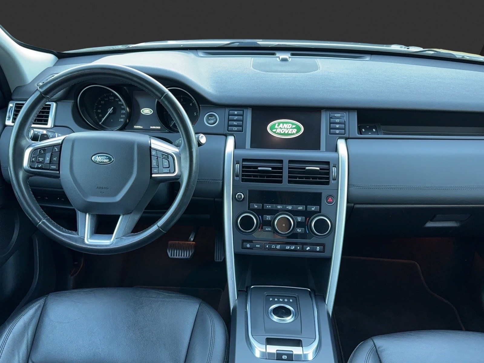 LAND ROVER Discovery Sport 2.0 TD4 SE AT9-image-11