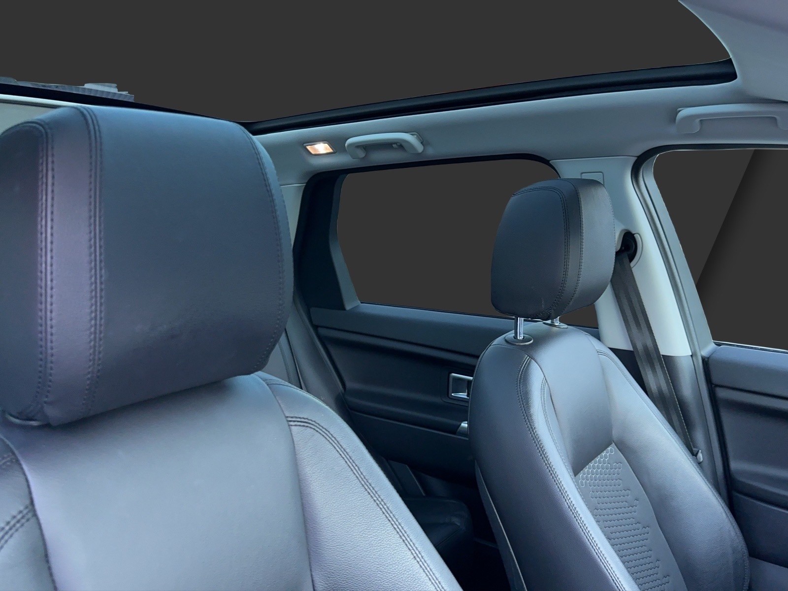 LAND ROVER Discovery Sport 2.0 TD4 SE AT9-image-15