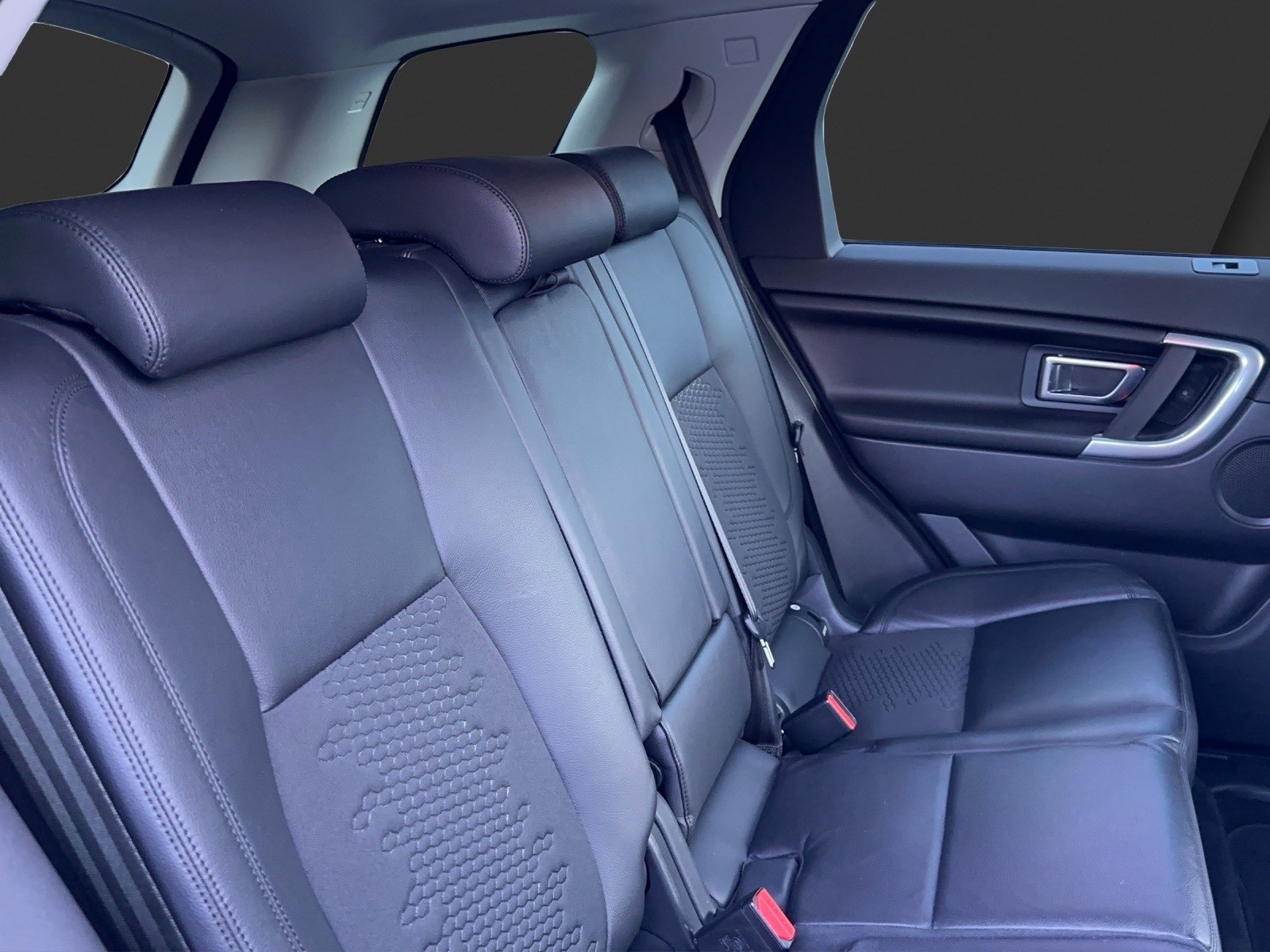LAND ROVER Discovery Sport 2.0 TD4 SE AT9-image-5