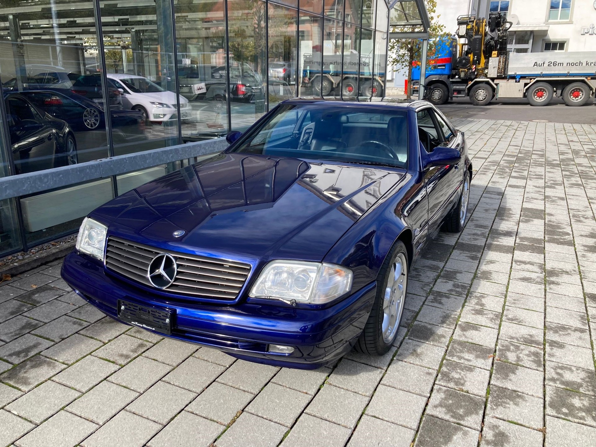MERCEDES-BENZ SL 500 Edition Automatic-showroom-element-2
