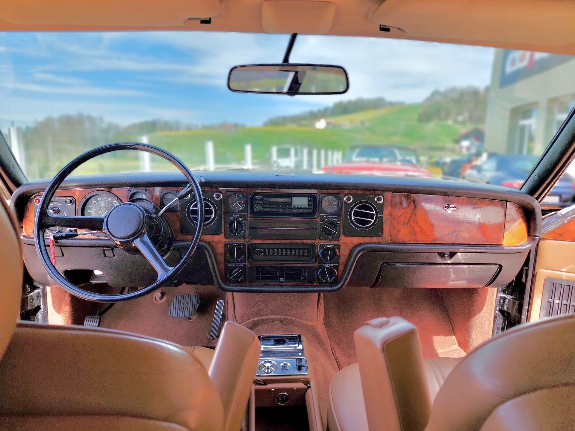 ROLLS-ROYCE Camargue-image-4