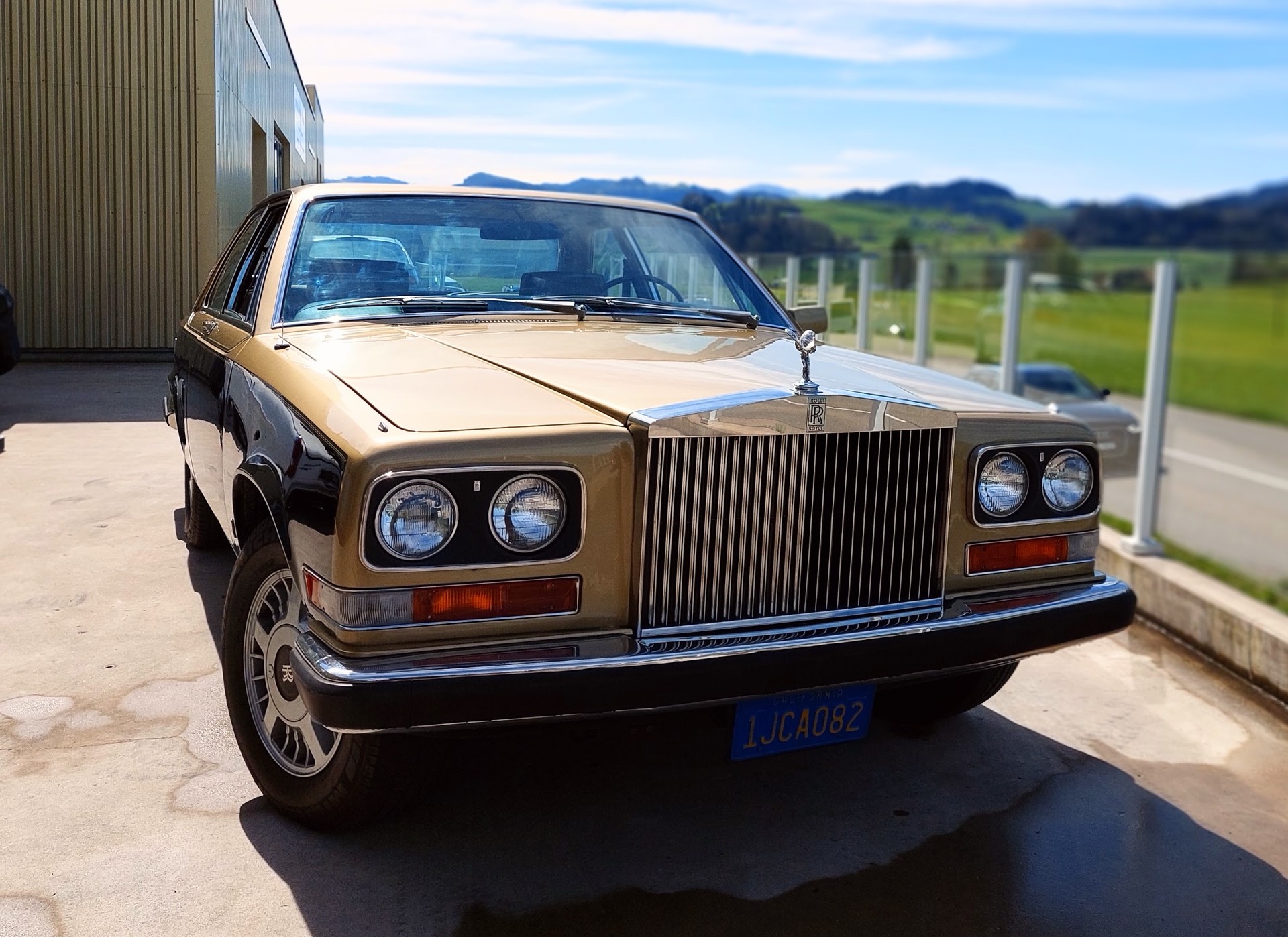 ROLLS-ROYCE Camargue-image-2