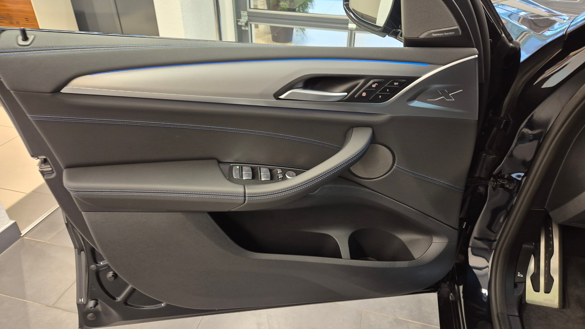 BMW iX3 Impressive-image-25