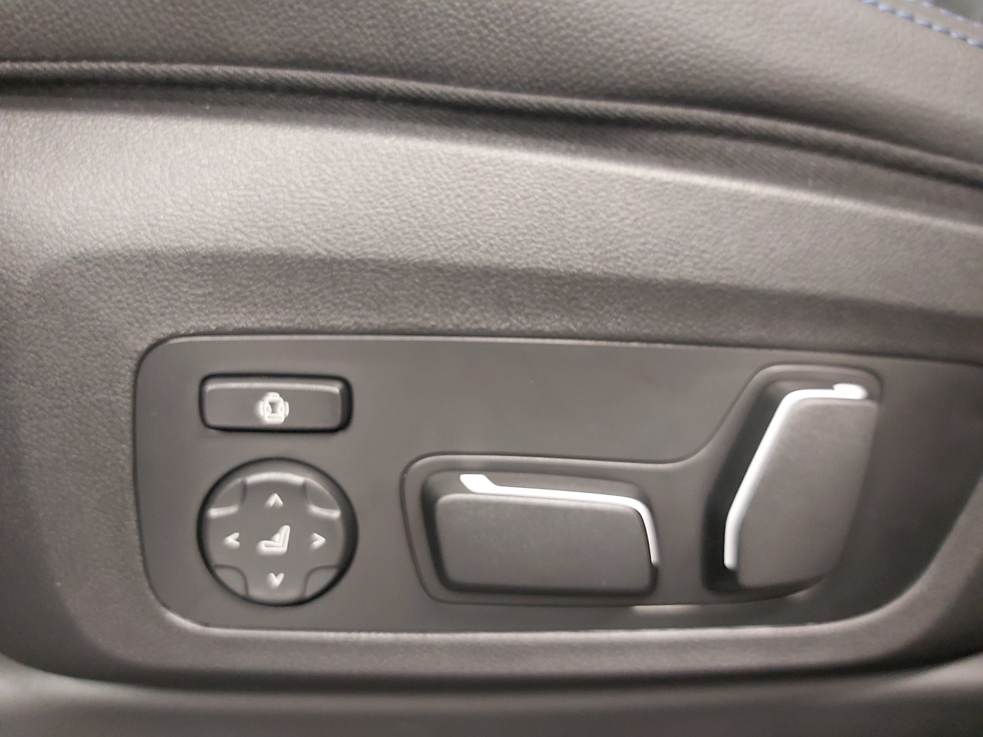 BMW iX3 Impressive-image-10