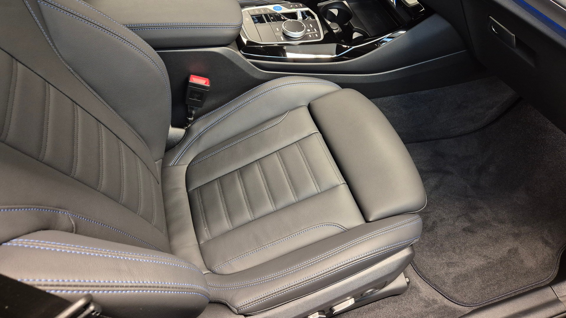 BMW iX3 Impressive-image-11