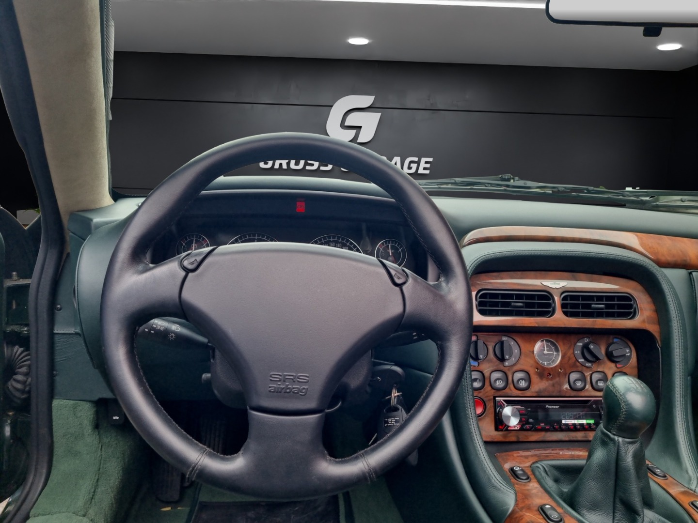 ASTON MARTIN DB7 Vantage Volante-image-6