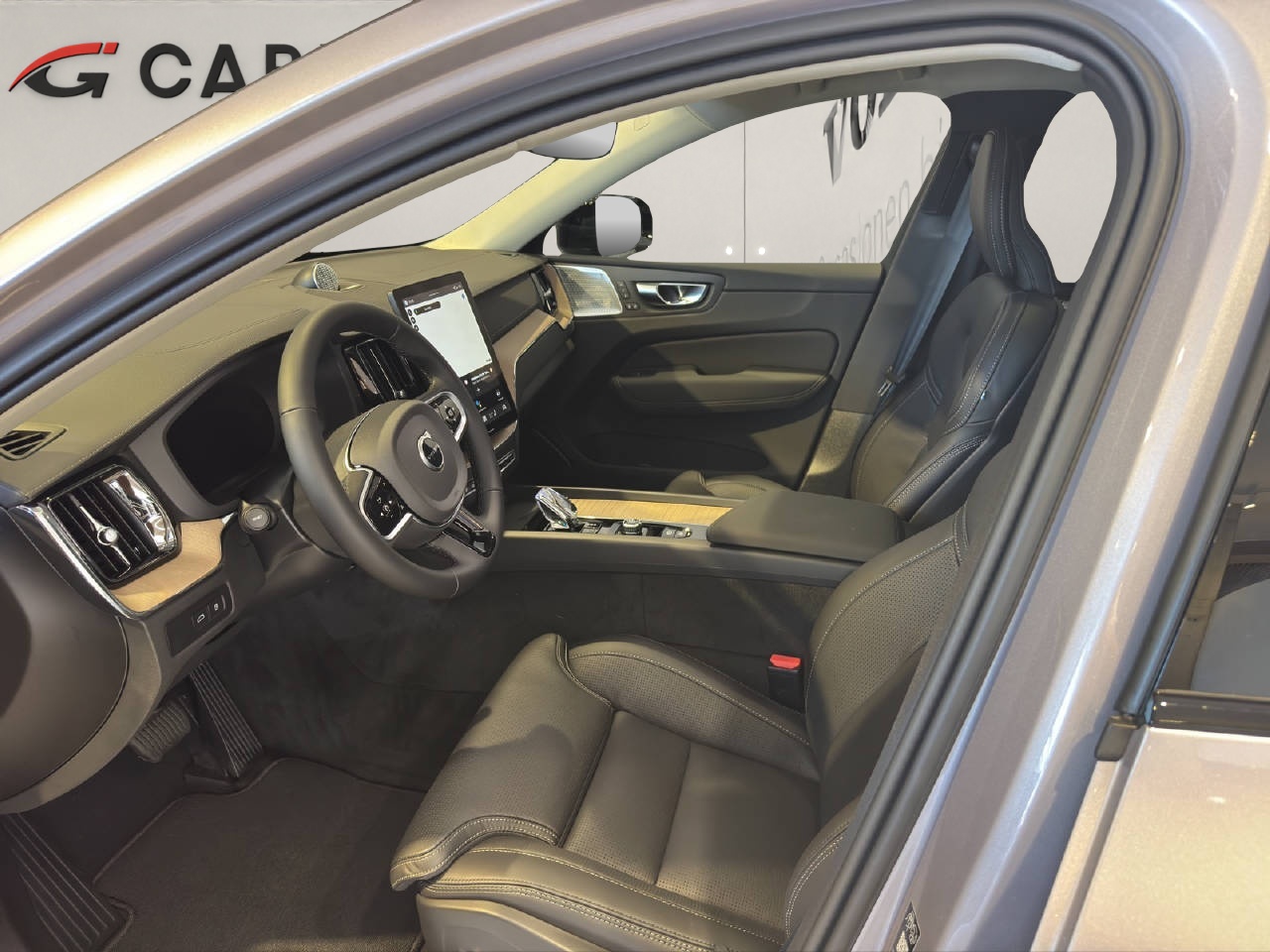 VOLVO XC60 2.0 T6 TE Ultra Dark eAWD-image-4