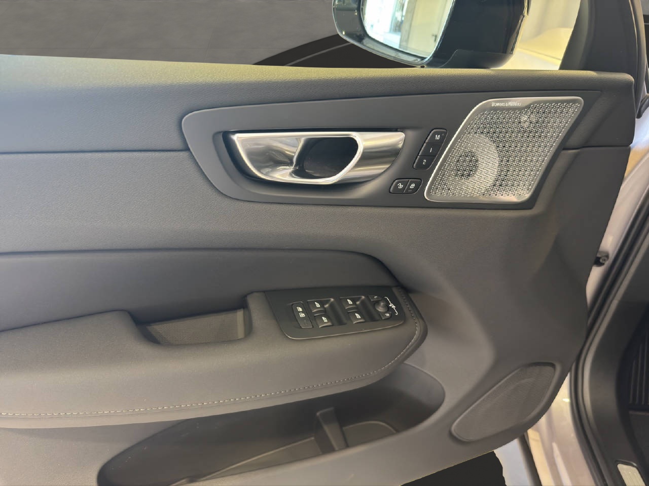 VOLVO XC60 2.0 T6 TE Ultra Dark eAWD-image-15