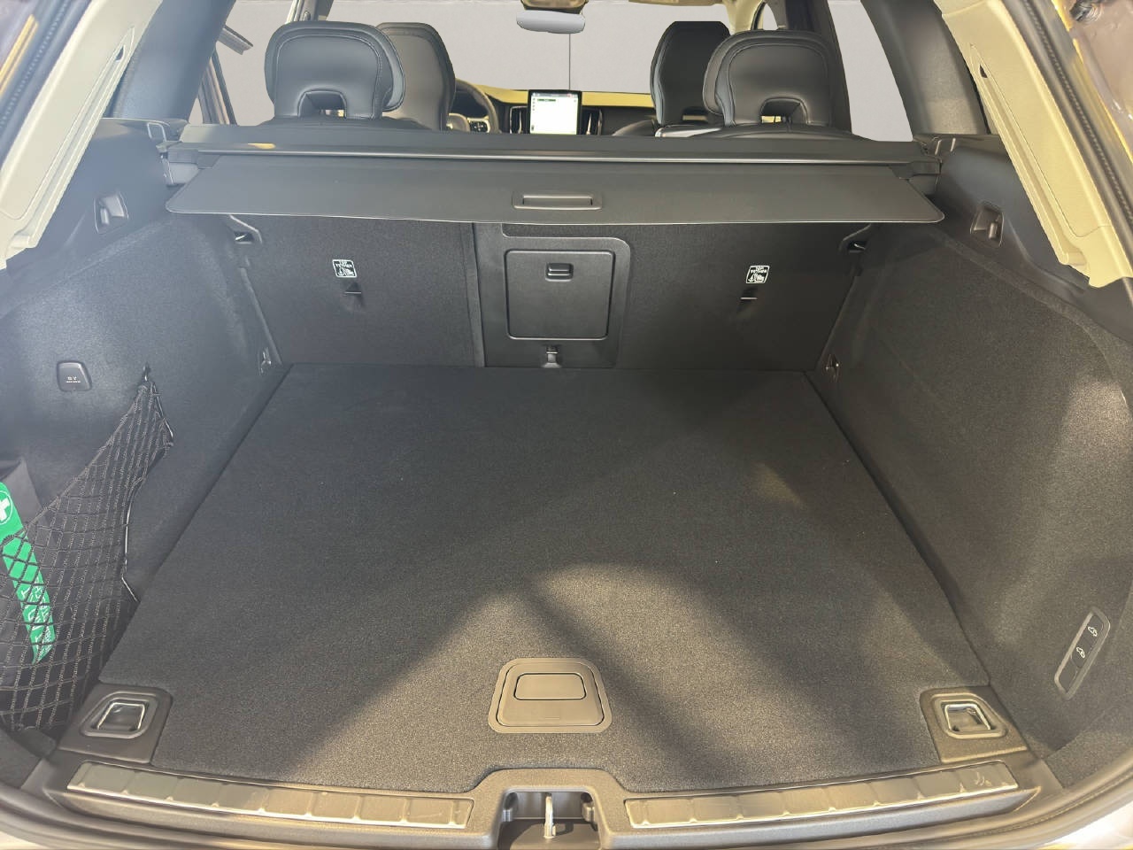 VOLVO XC60 2.0 T6 TE Ultra Dark eAWD-image-7