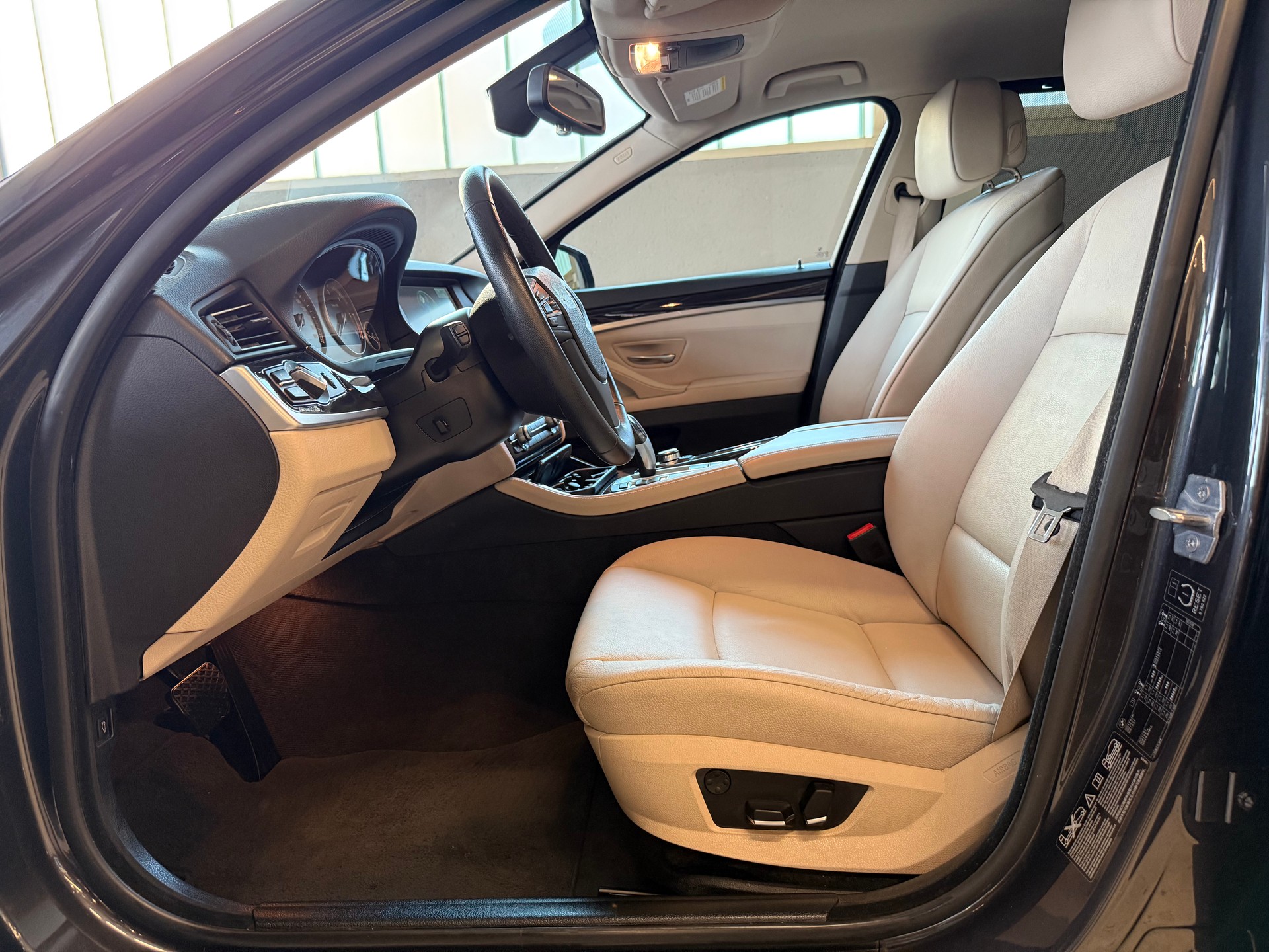 BMW 525d xDrive Touring Steptronic-image-8