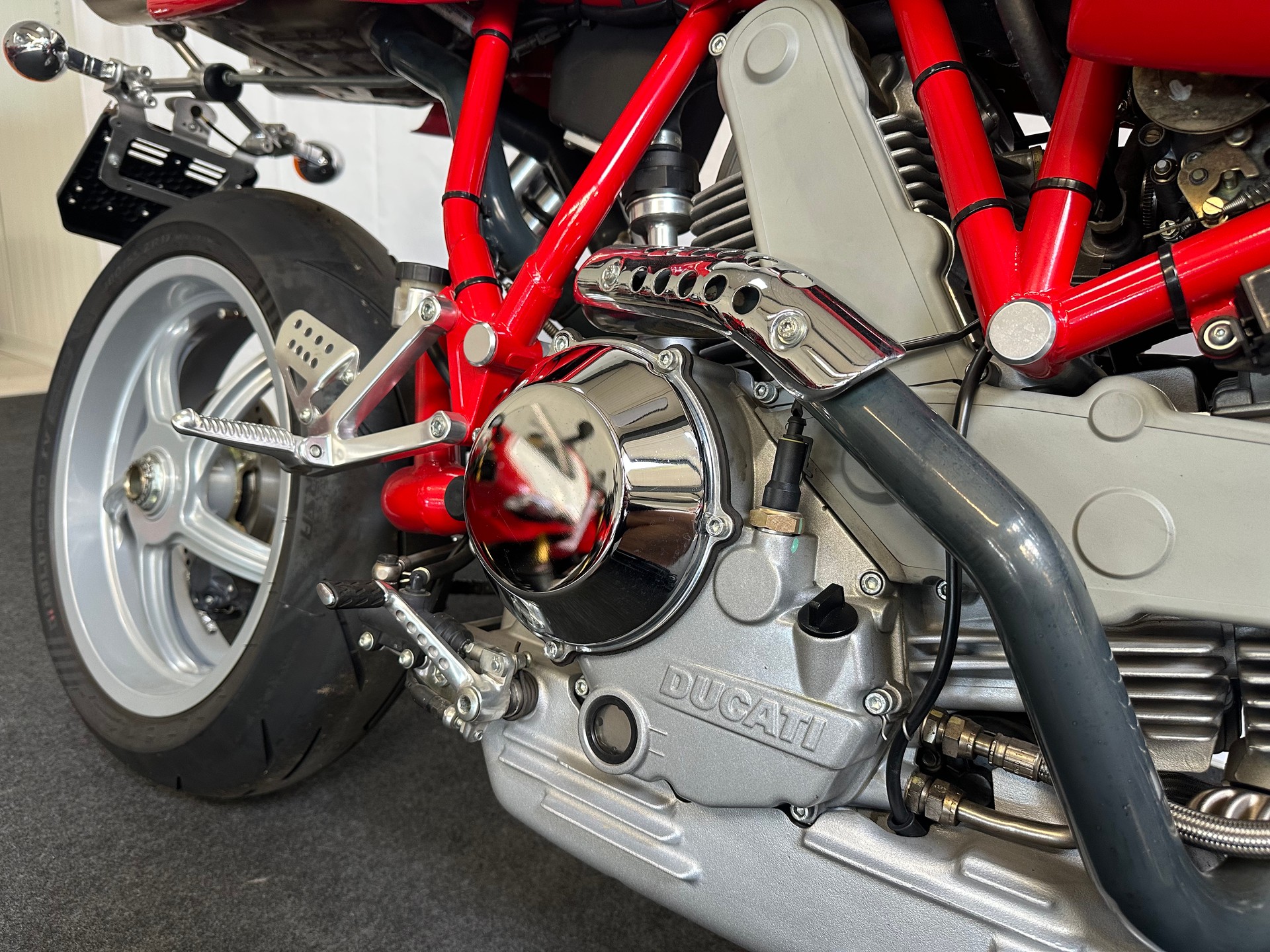 DUCATI MH 900e-image-2