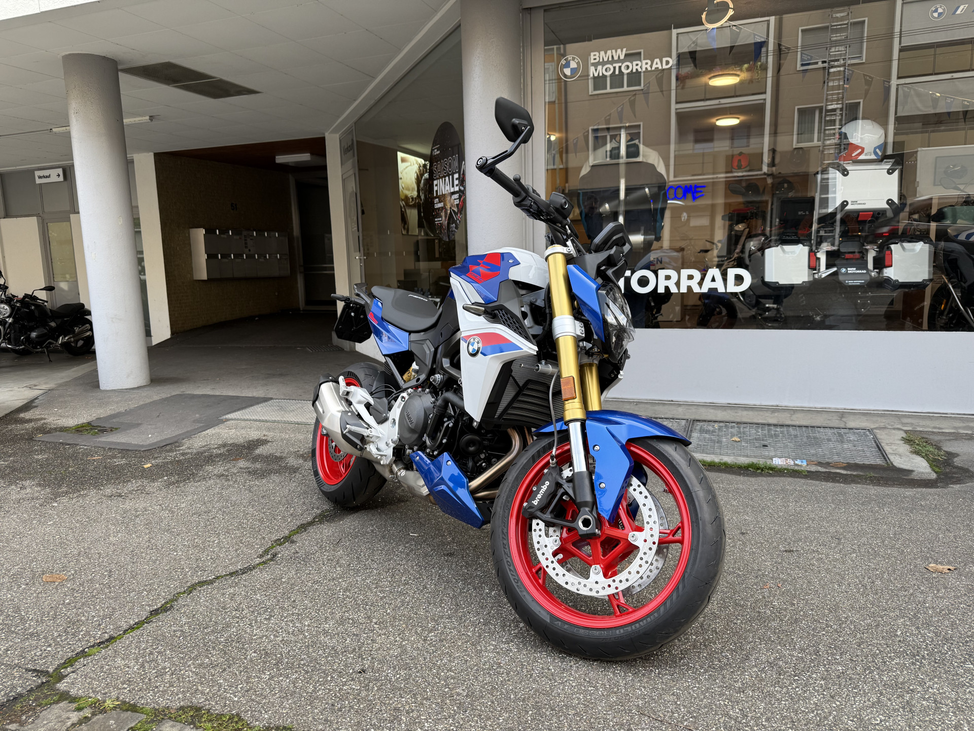 BMW F 900 R Sport-image-2
