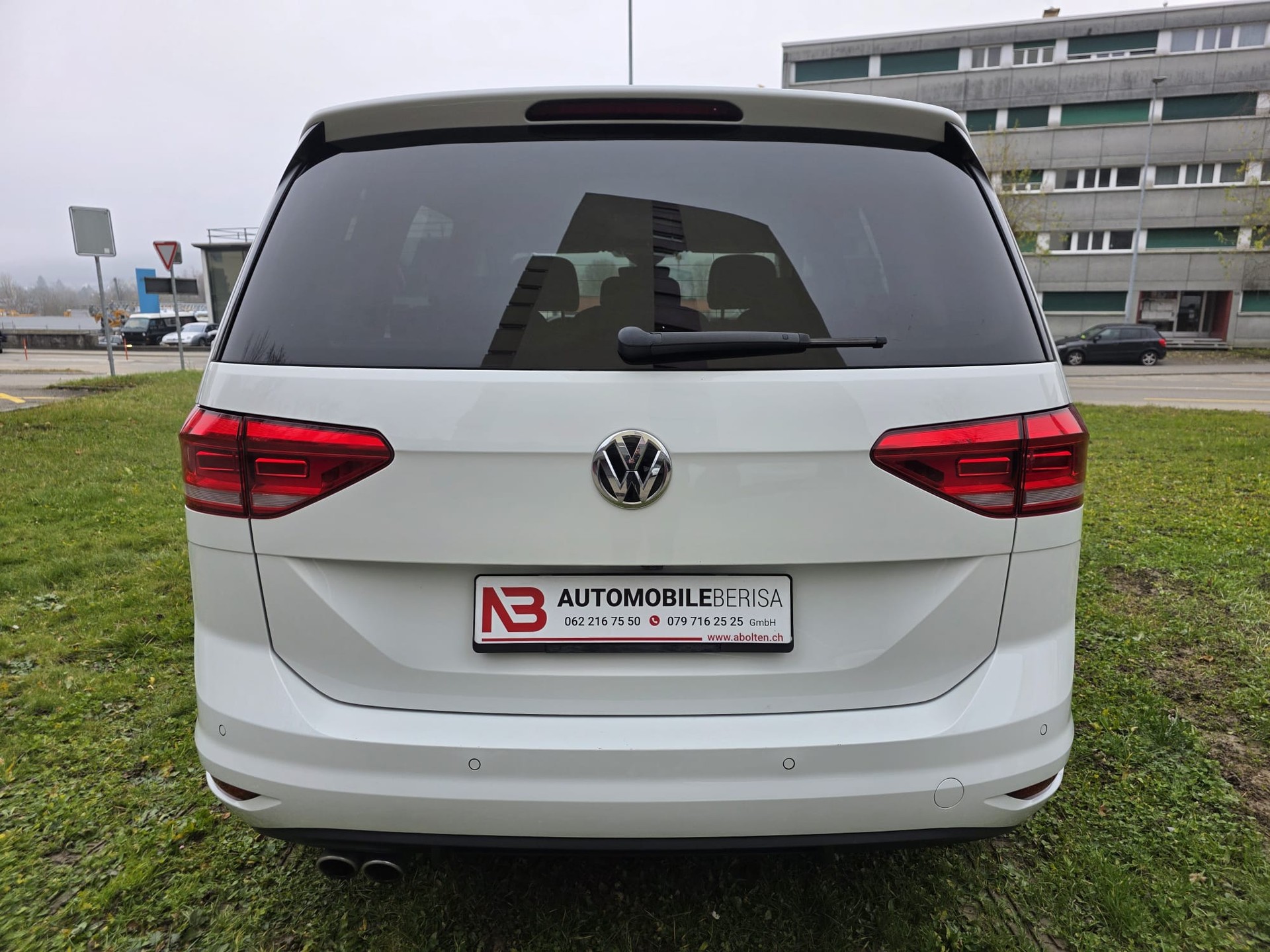 VW Touran 2.0 TDI BlueMotion Technology Highline DSG 190PS-image-4