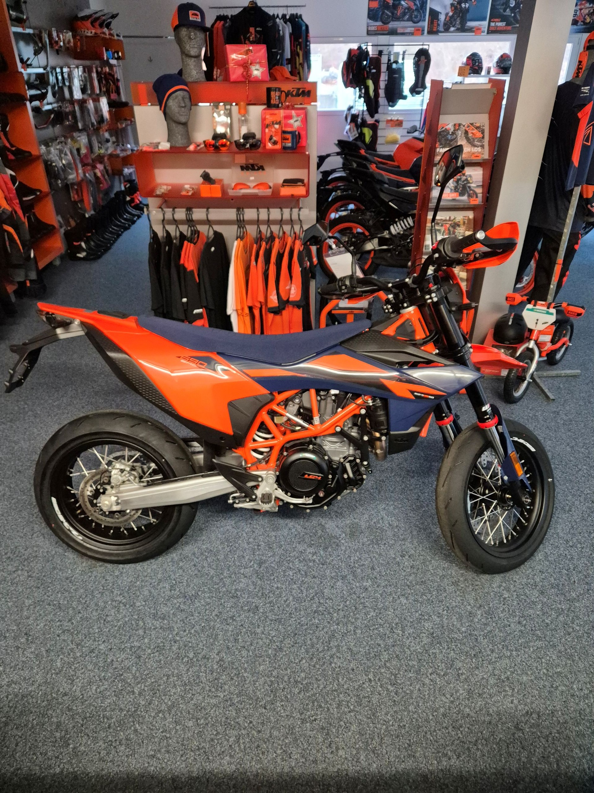 KTM 690 SMC R-image-1