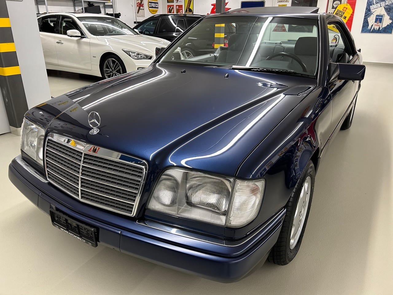 MERCEDES-BENZ E 220-image-7