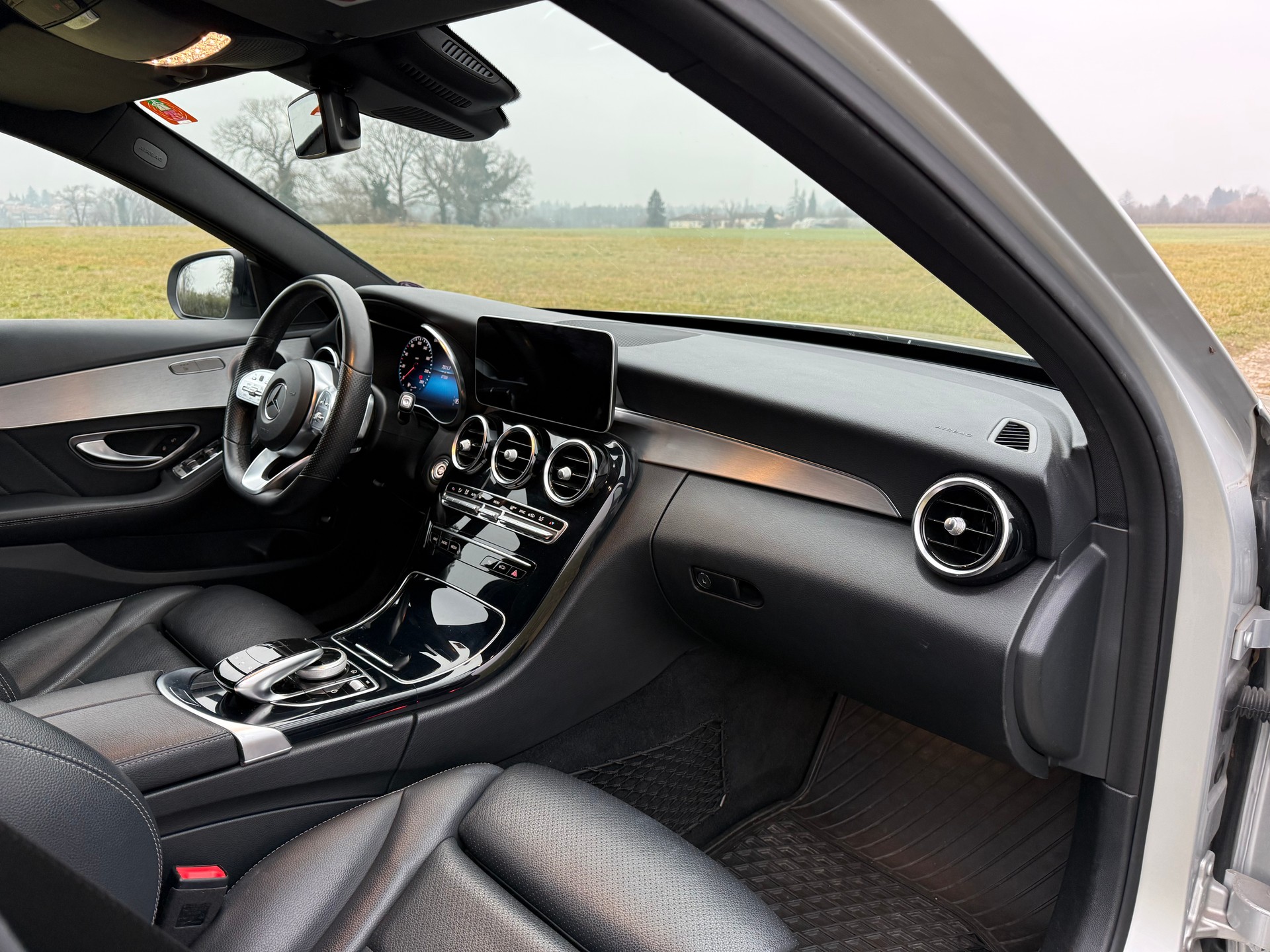 MERCEDES-BENZ C 200 Swiss Star AMG Line 4M 9G-Tronic-image-10