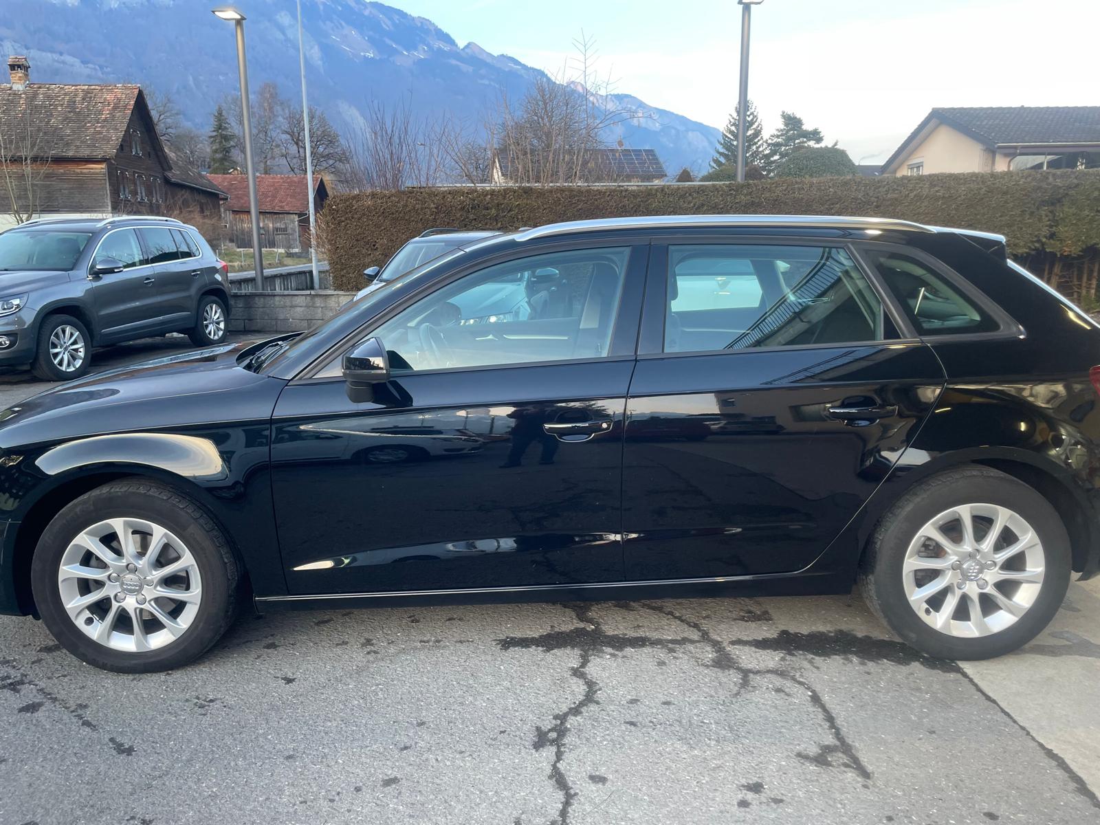 AUDI A3 Sportback 1.4 TFSI Attraction-image-2