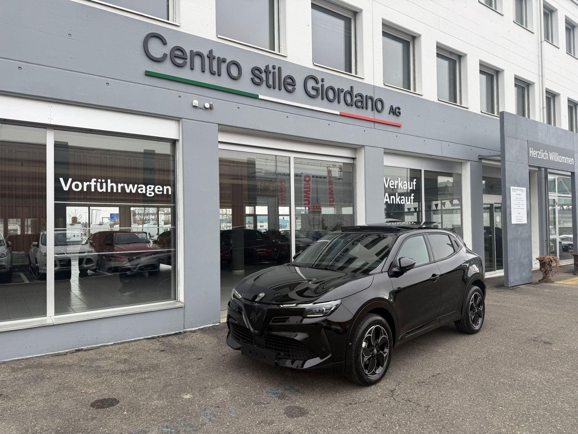 ALFA ROMEO Junior 1.2 Hybrid Q4 Pack Tech+Pack Sky