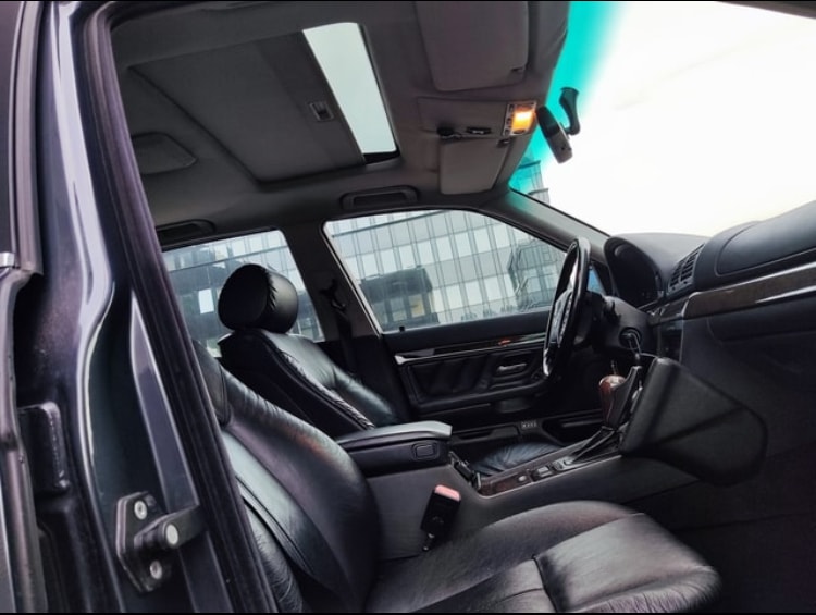 BMW 735i-image-5