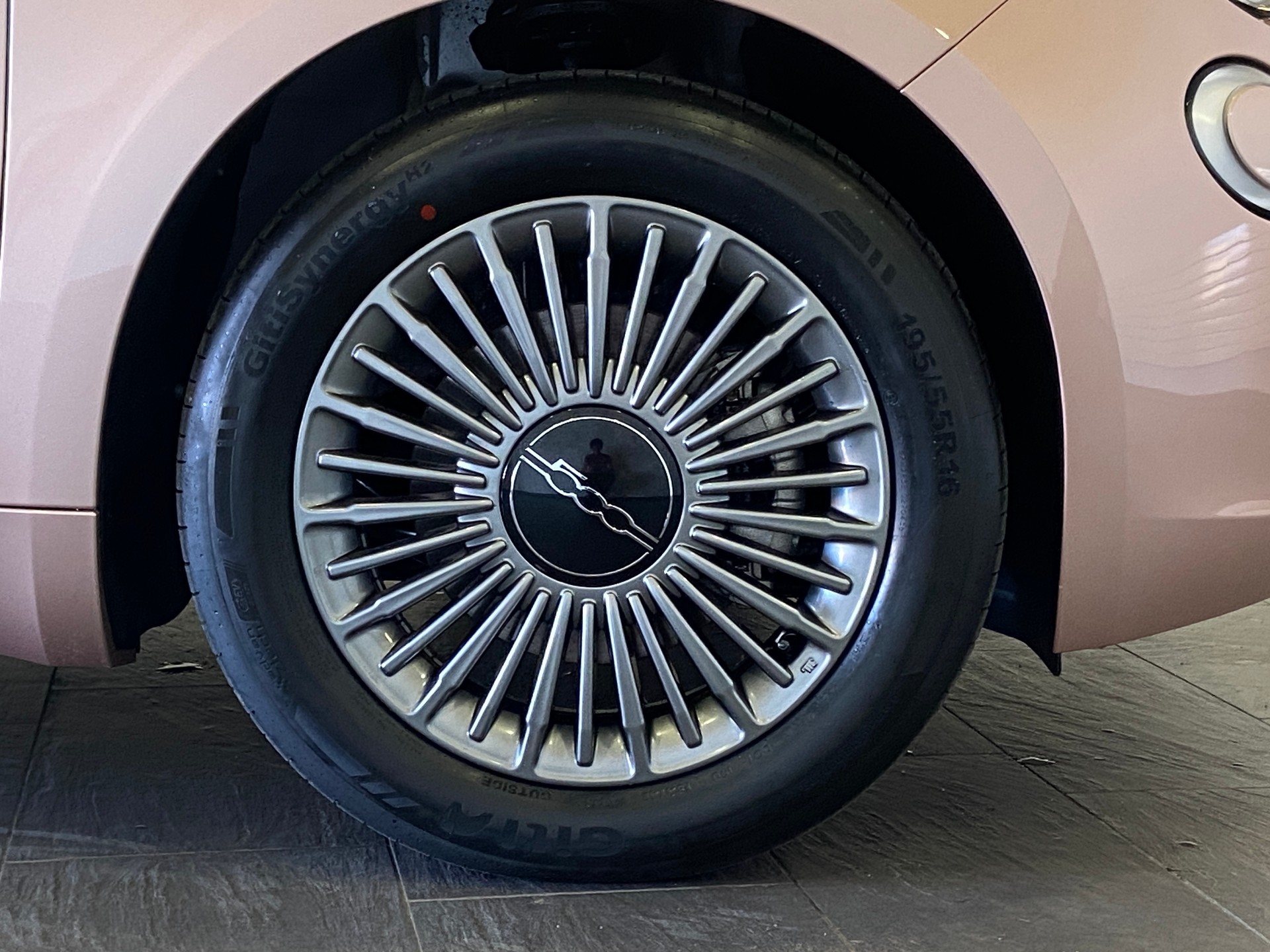 FIAT 500 1.0 FireFly MHD Torino-showroom-element-3