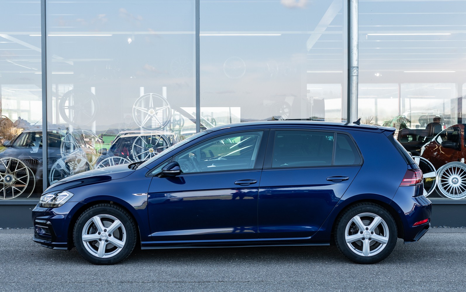 VW Golf 1.5 TSI R Line EVO Comfort-image-5