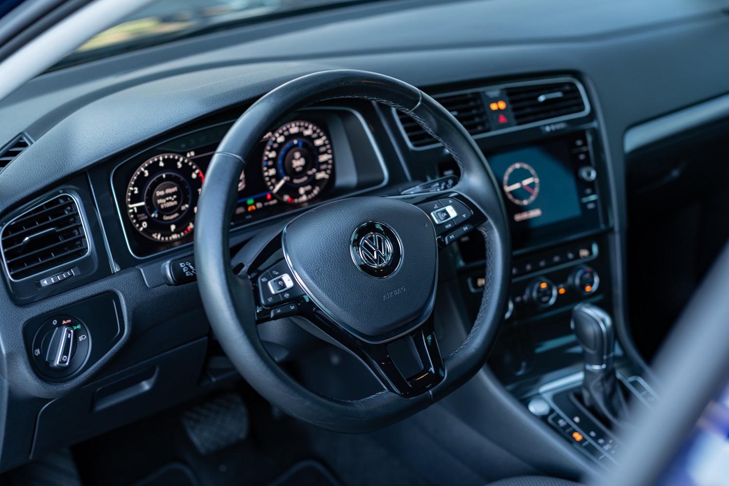 VW Golf 1.5 TSI R Line EVO Comfort-image-13