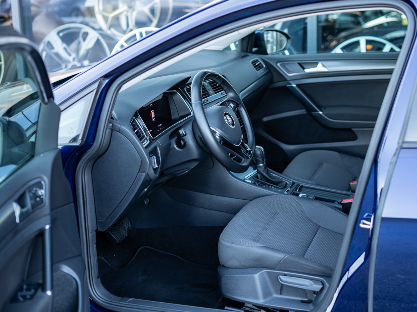 VW Golf 1.5 TSI R Line EVO Comfort-image-12